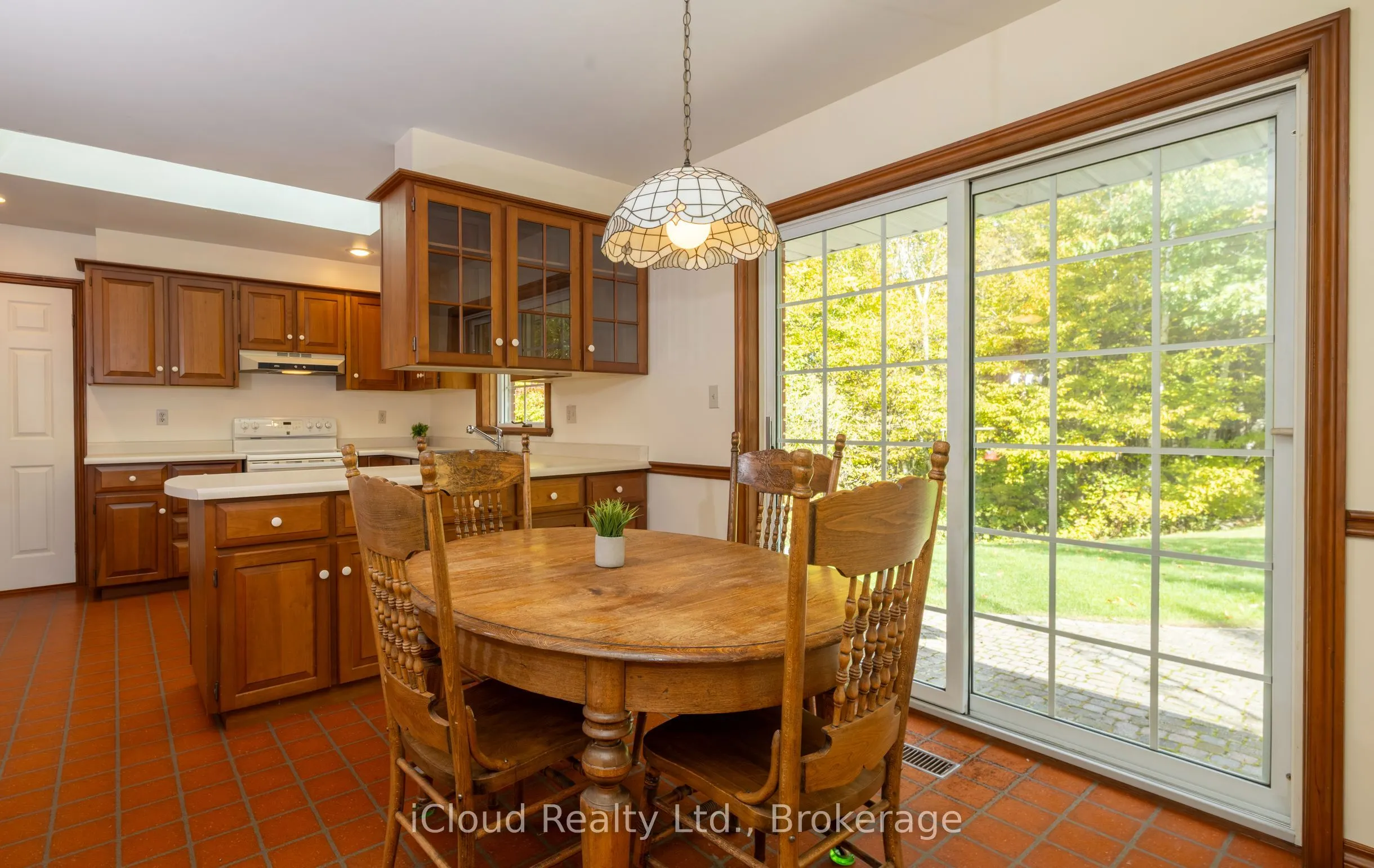 179 Main Street S