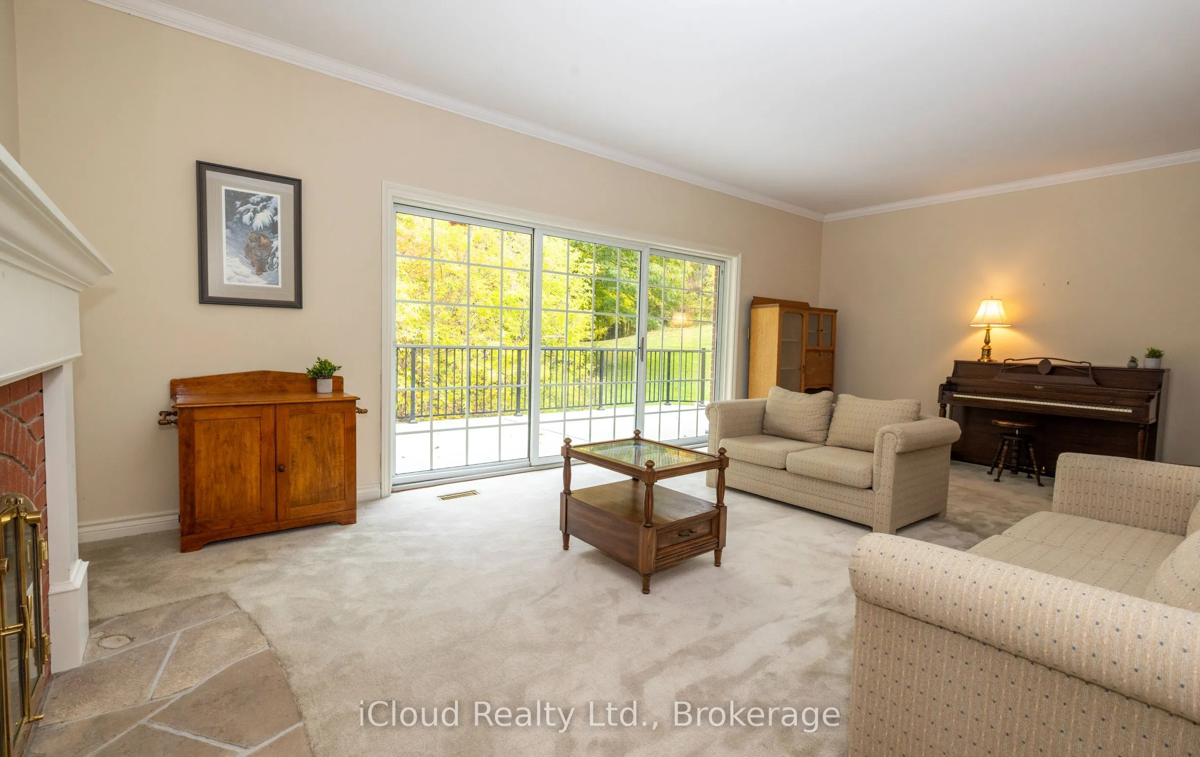 179 Main Street S