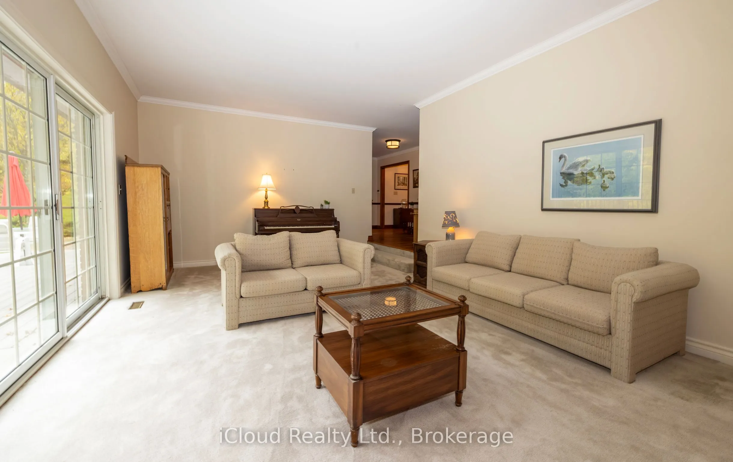 179 Main Street S