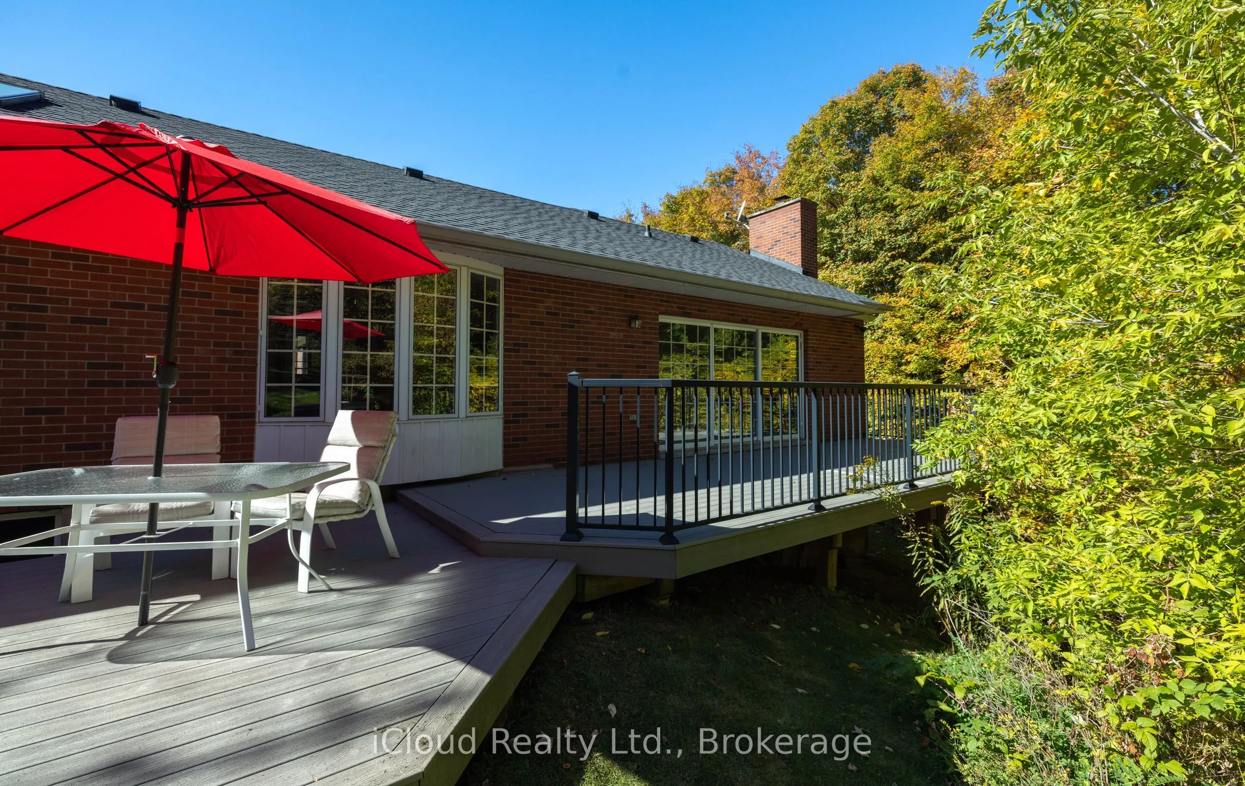 179 Main Street S