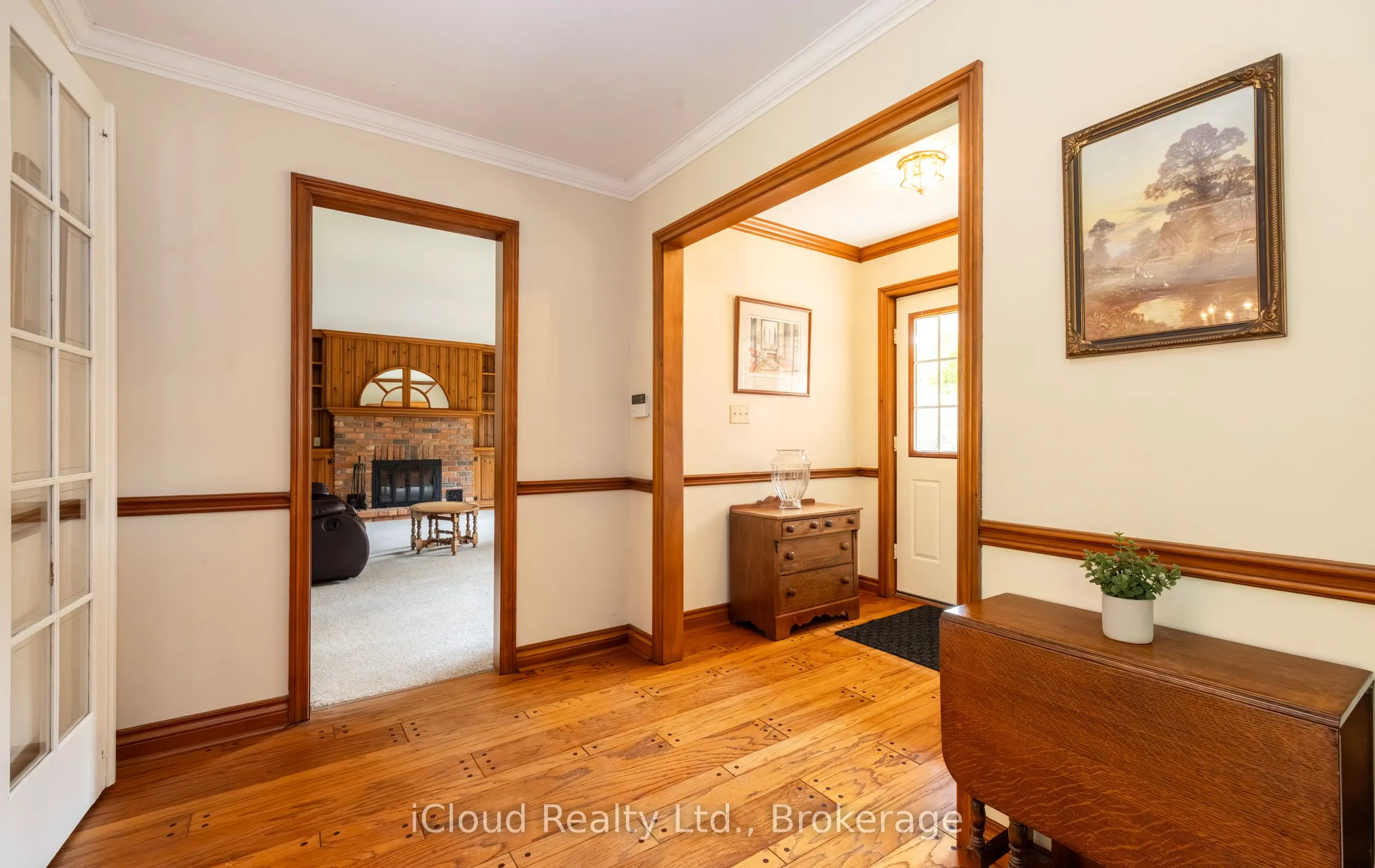 179 Main Street S