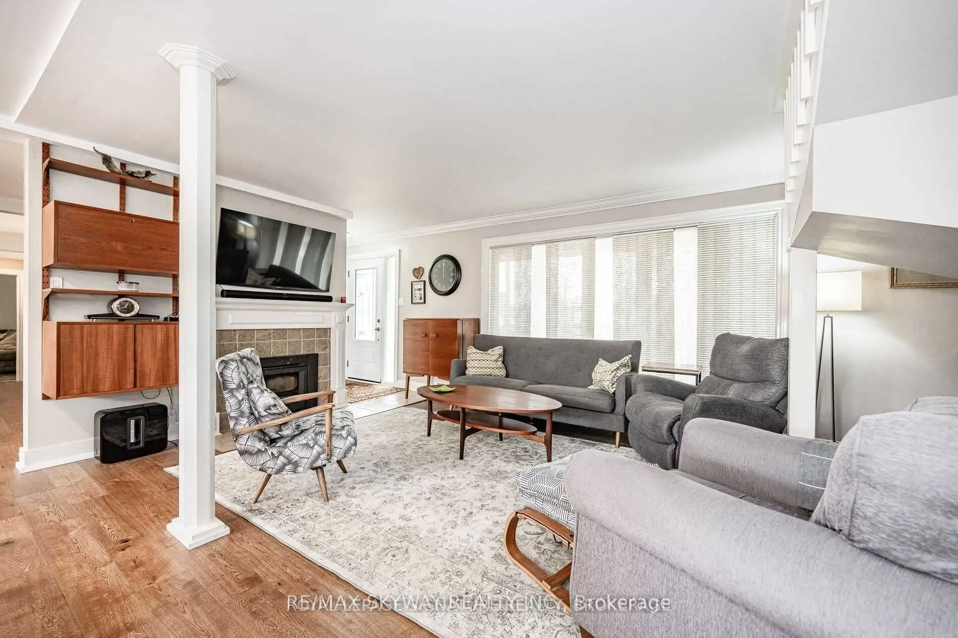25 Mineola Road