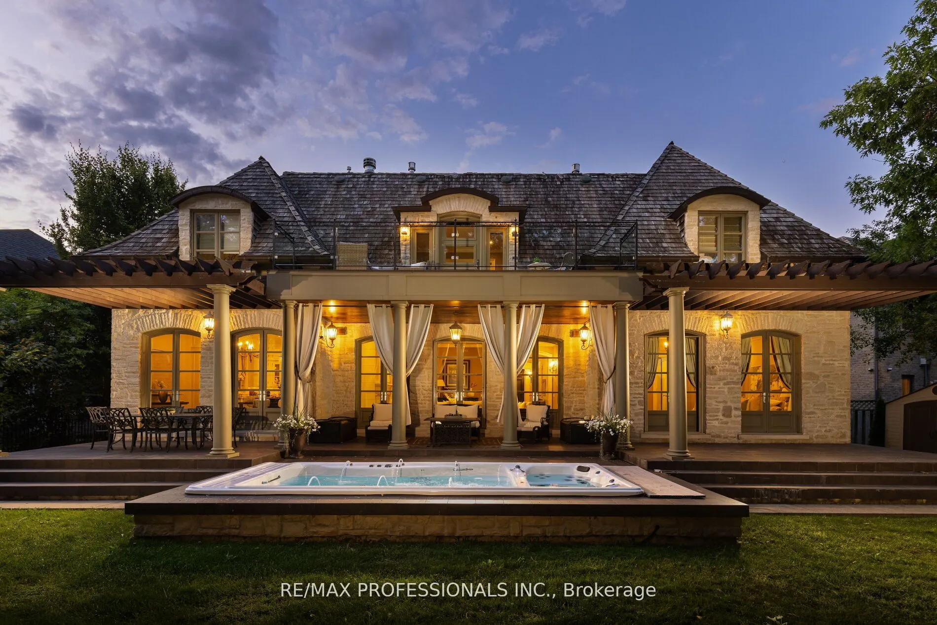 56 Ravenscrest Drive