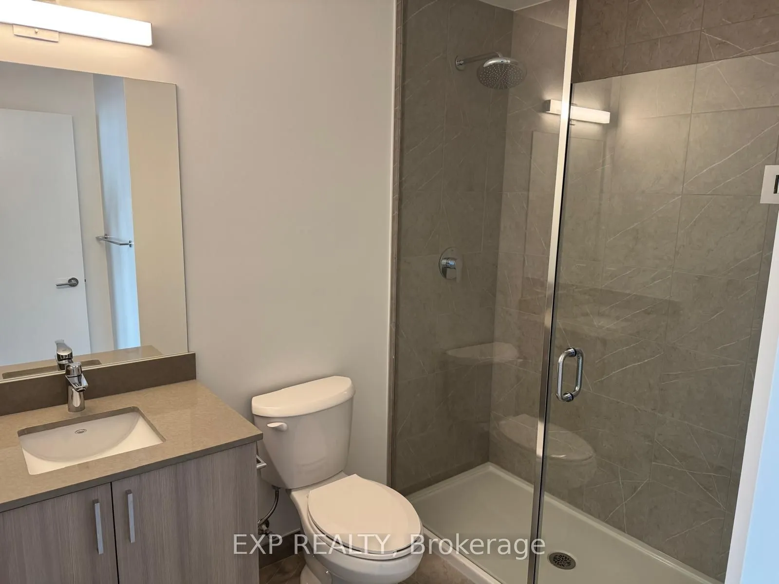 1005 Dundas St E Street, #566