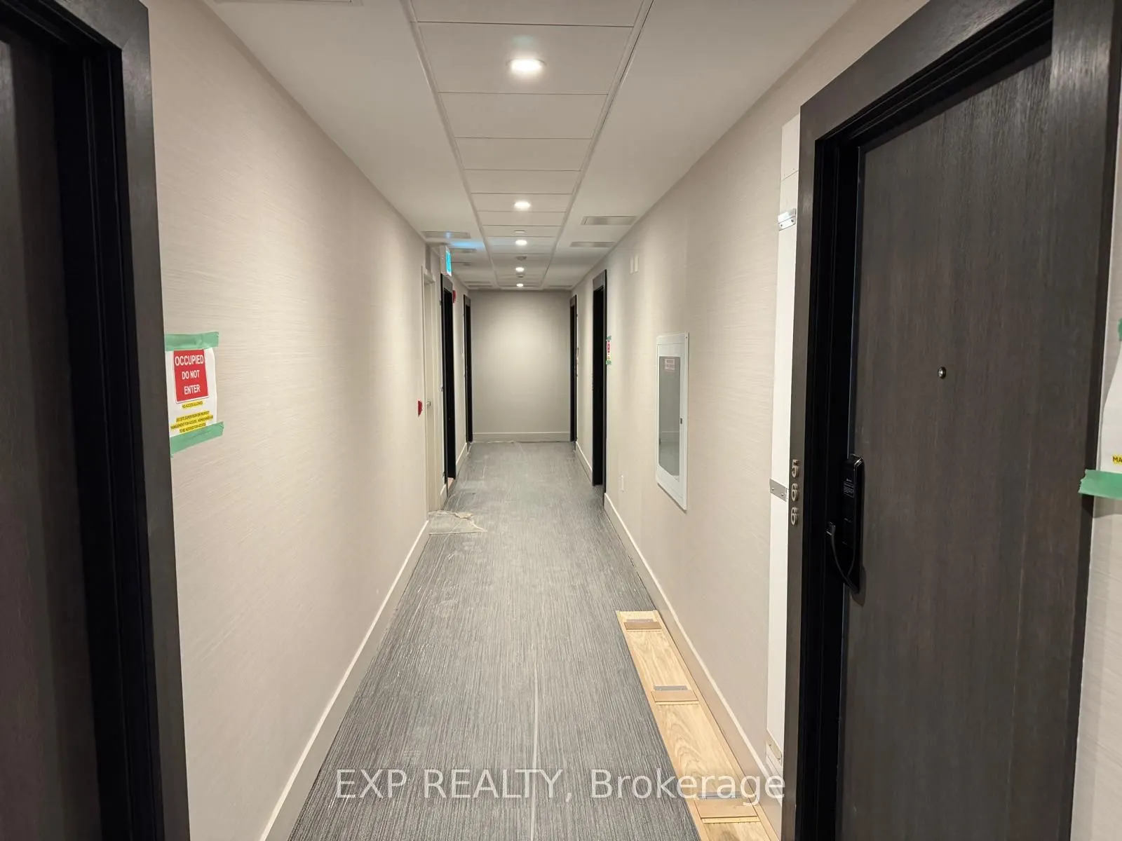 1005 Dundas St E Street, #566