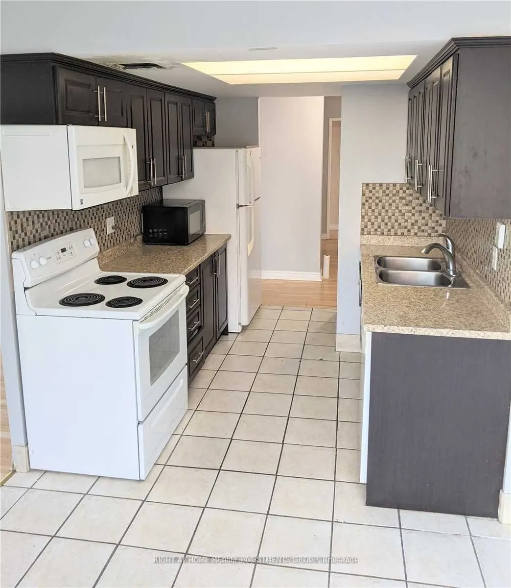 350 Webb Drive, #512
