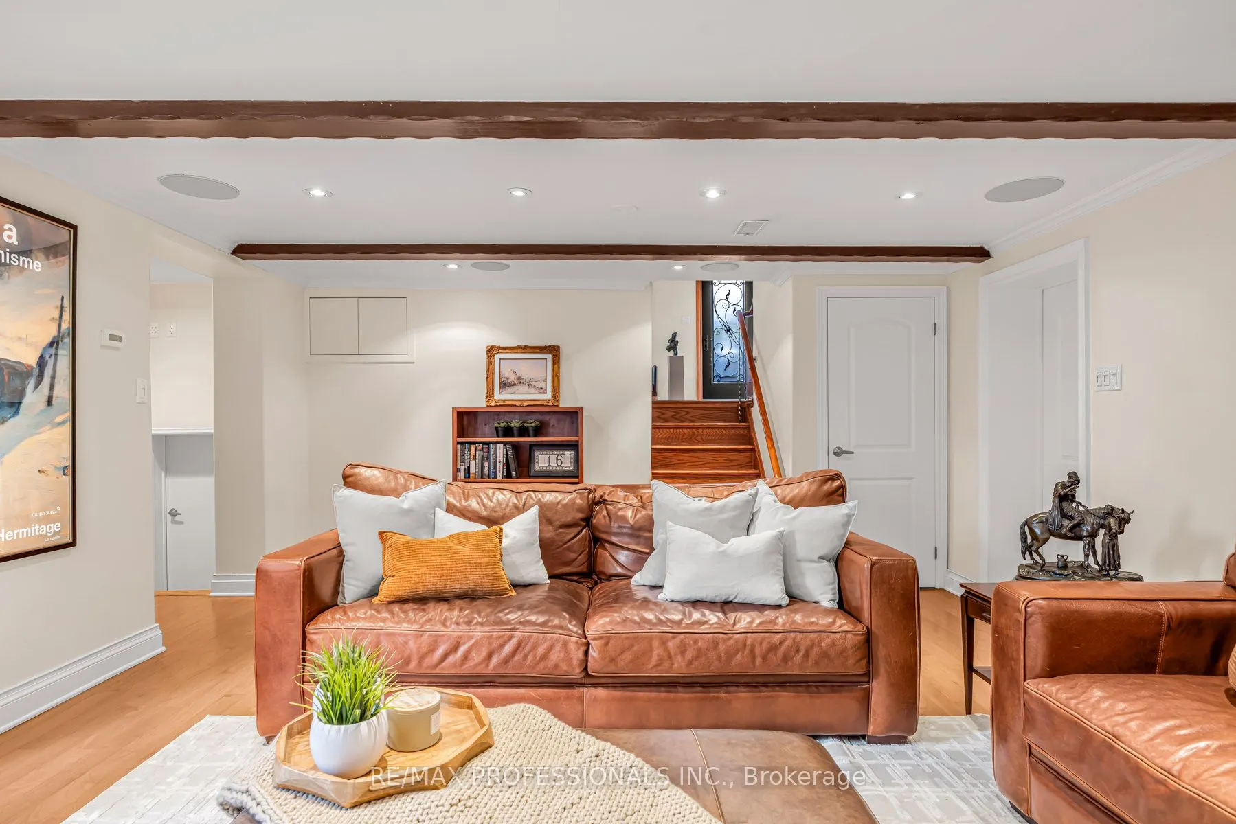 16 Woodpark Road