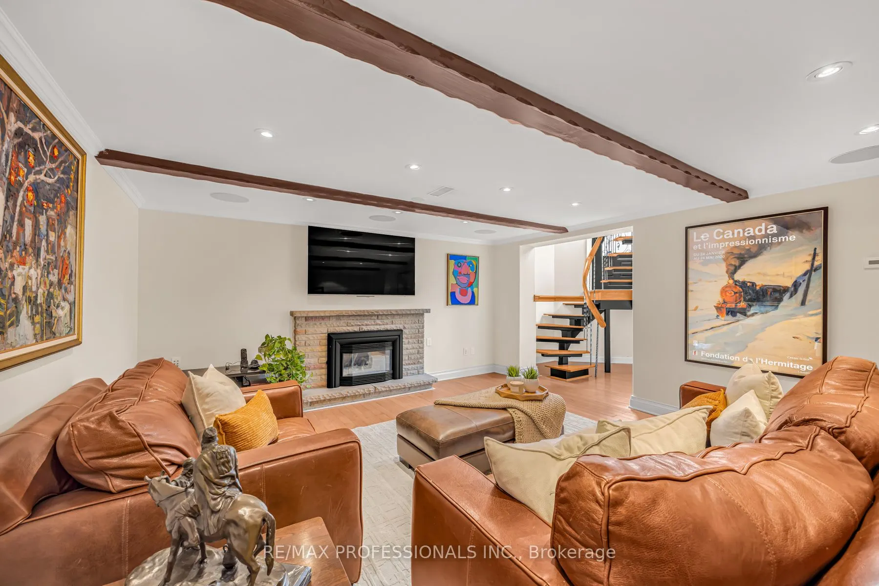 16 Woodpark Road
