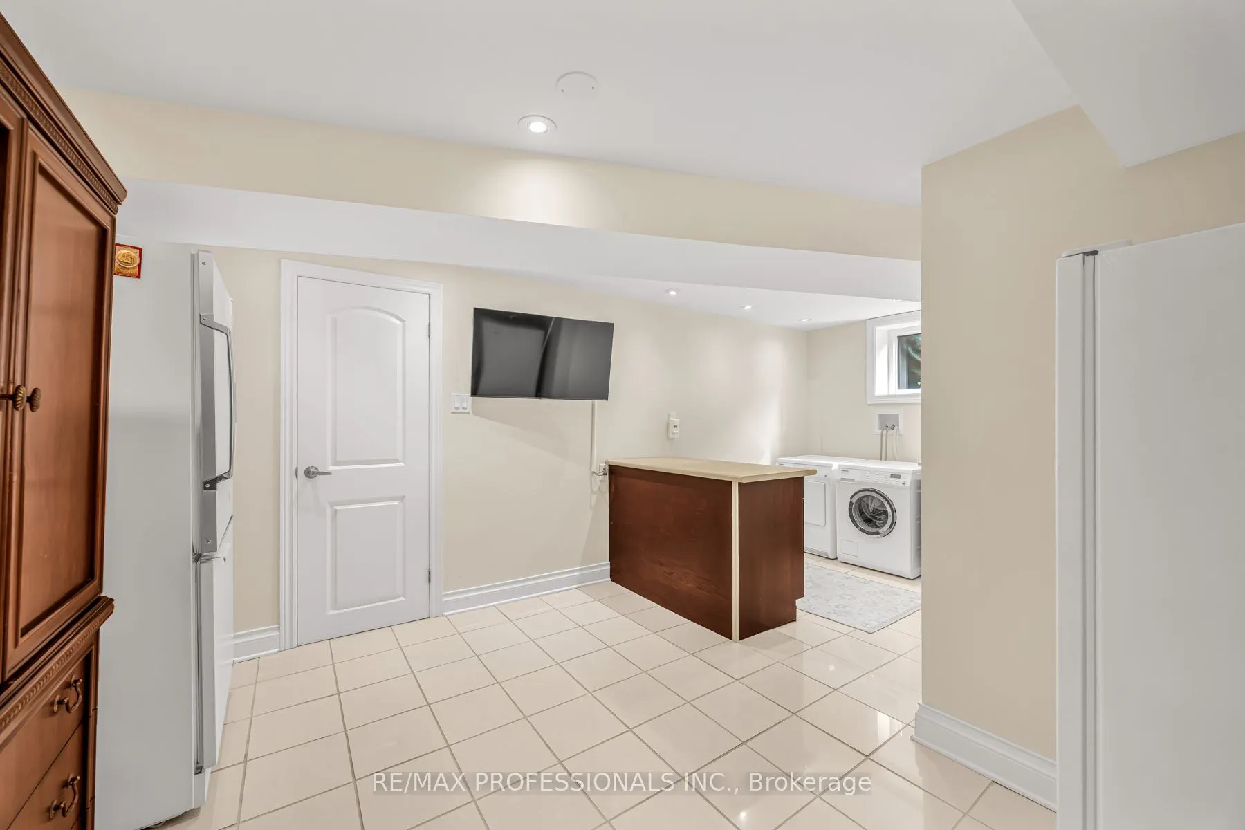 16 Woodpark Road