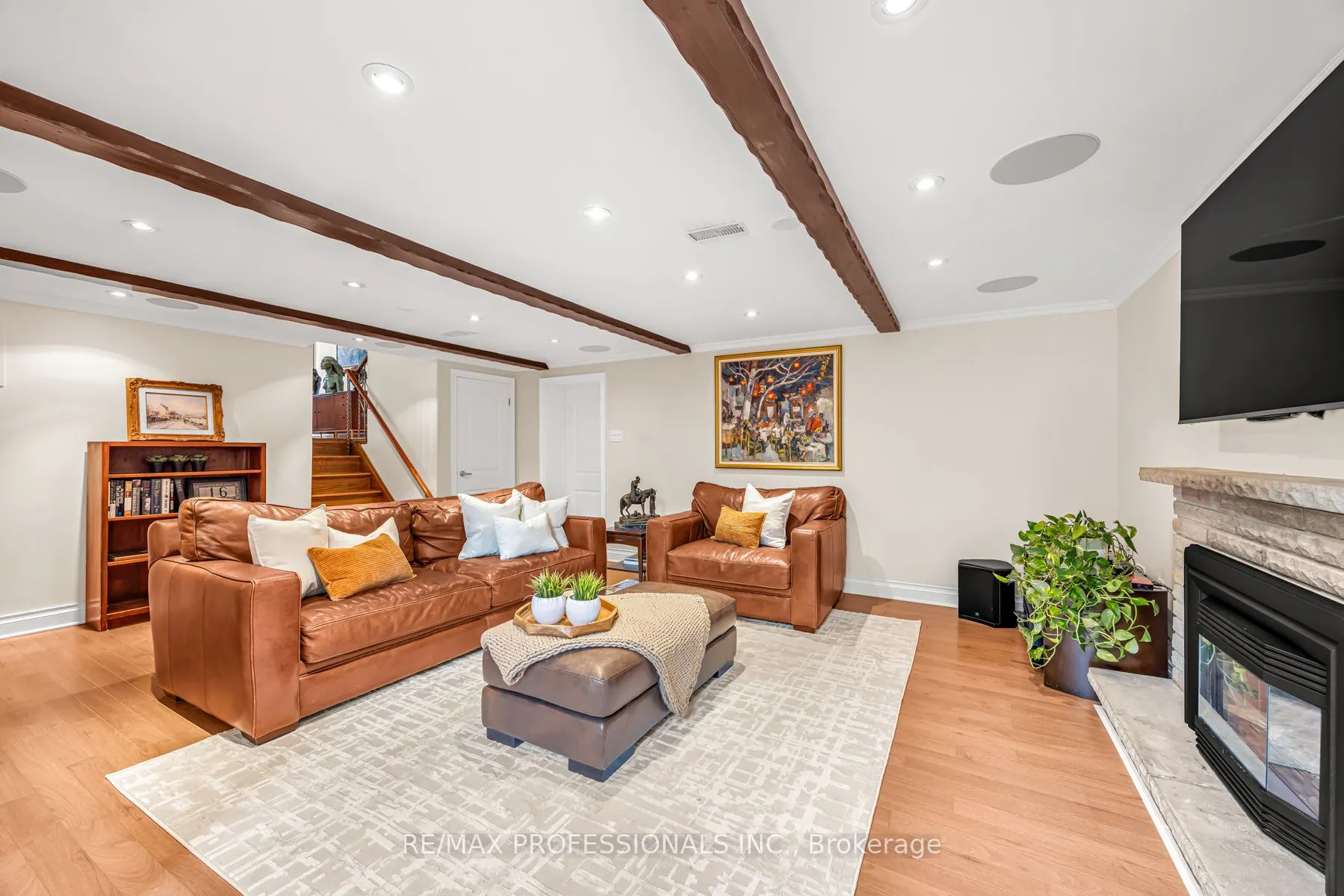 16 Woodpark Road