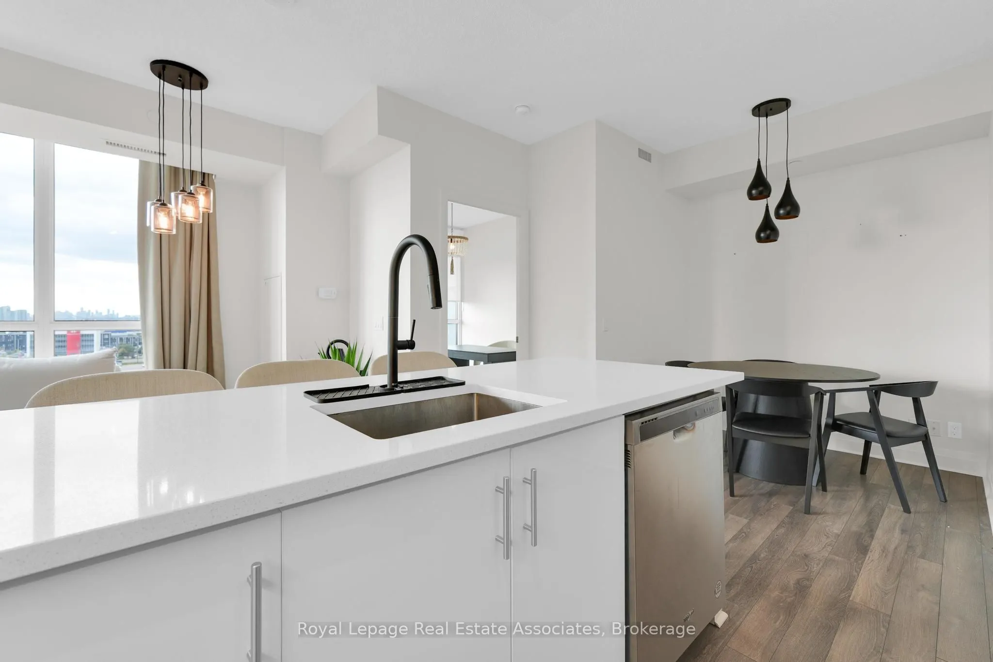 15 Zorra Street, #1007