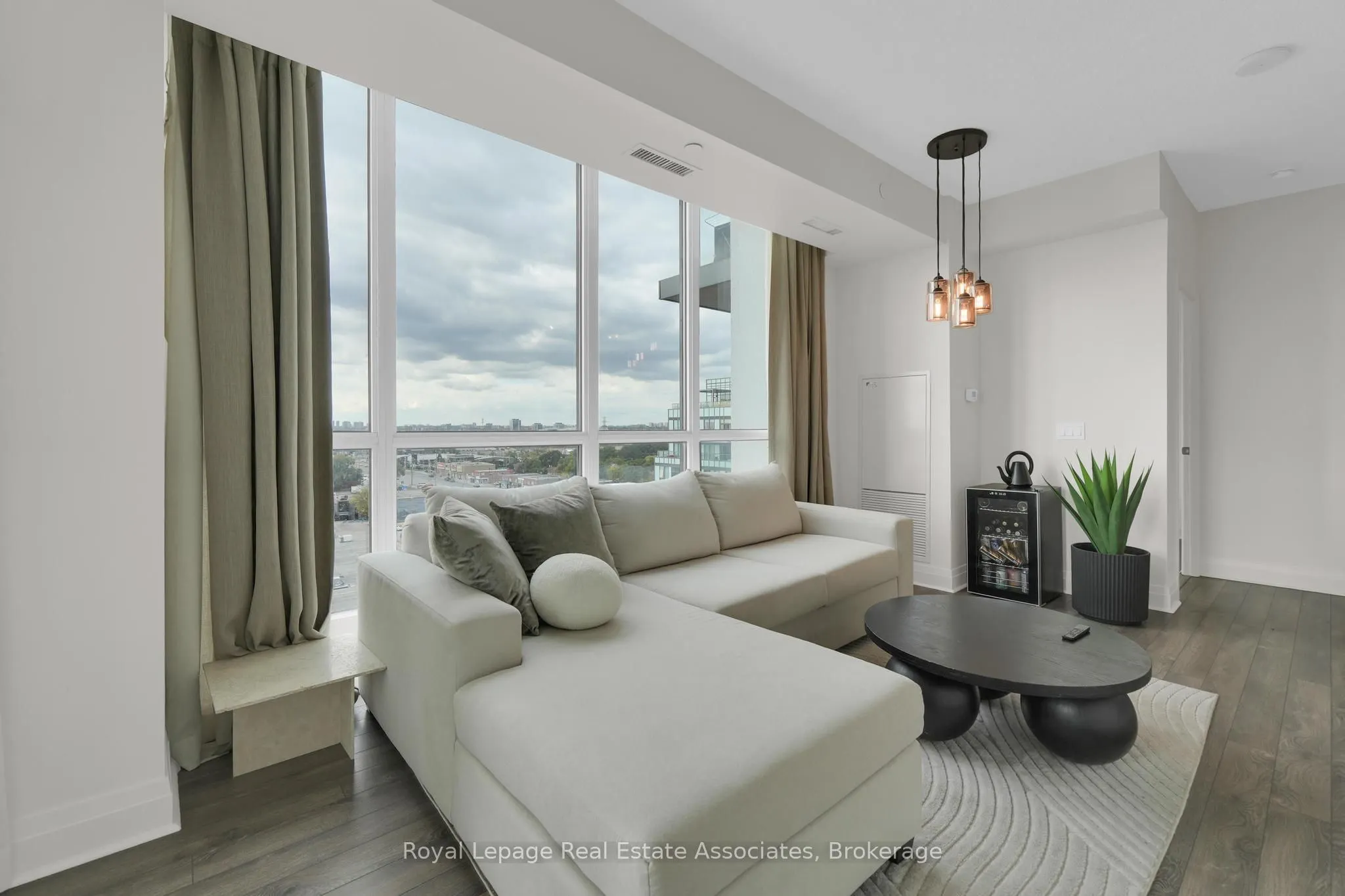 15 Zorra Street, #1007