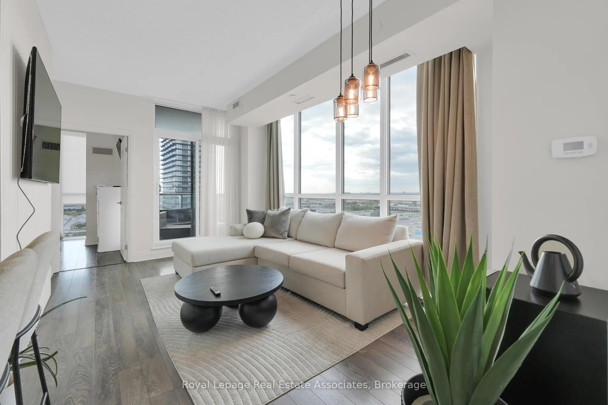 15 Zorra Street, #1007