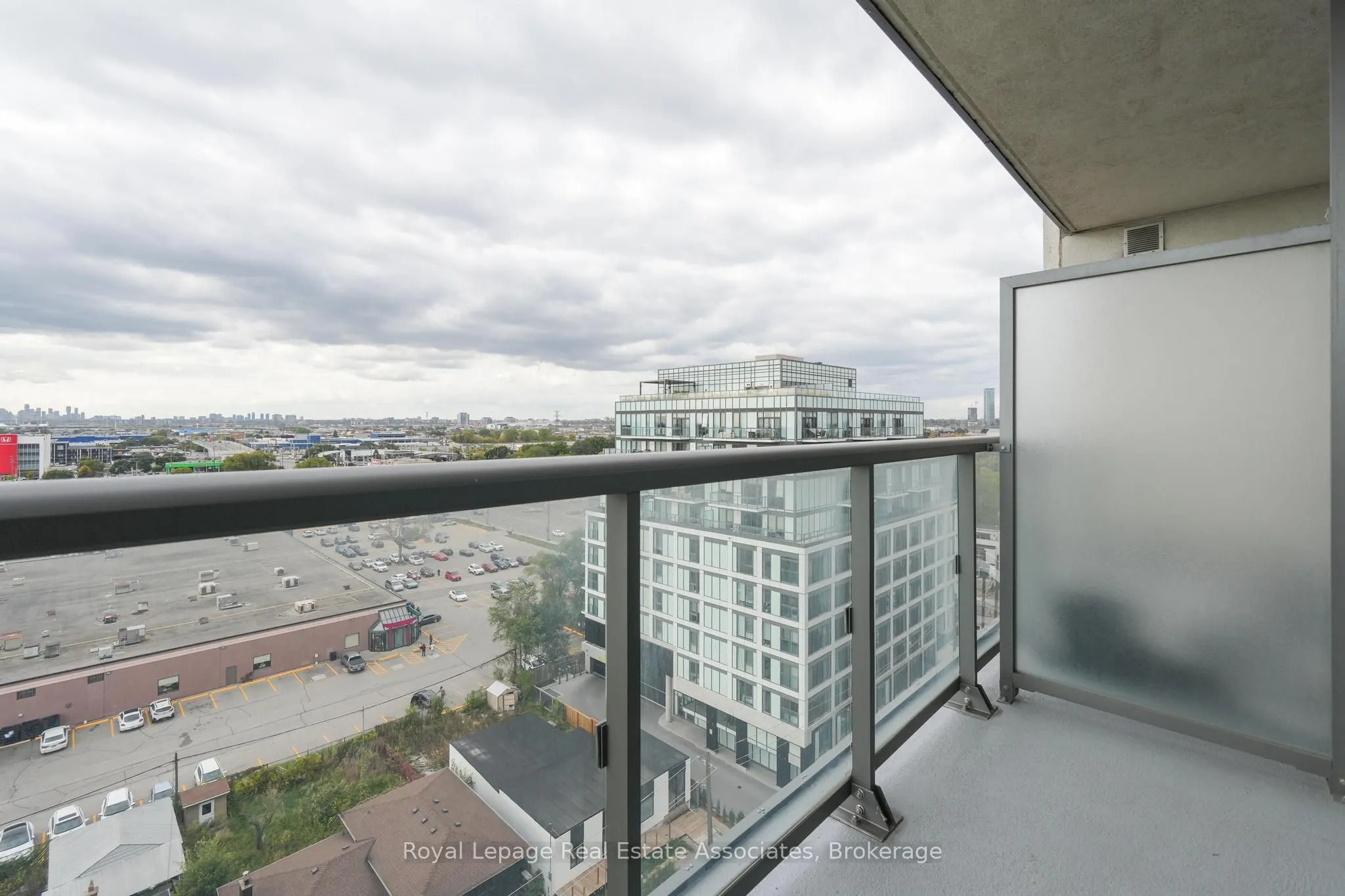 15 Zorra Street, #1007