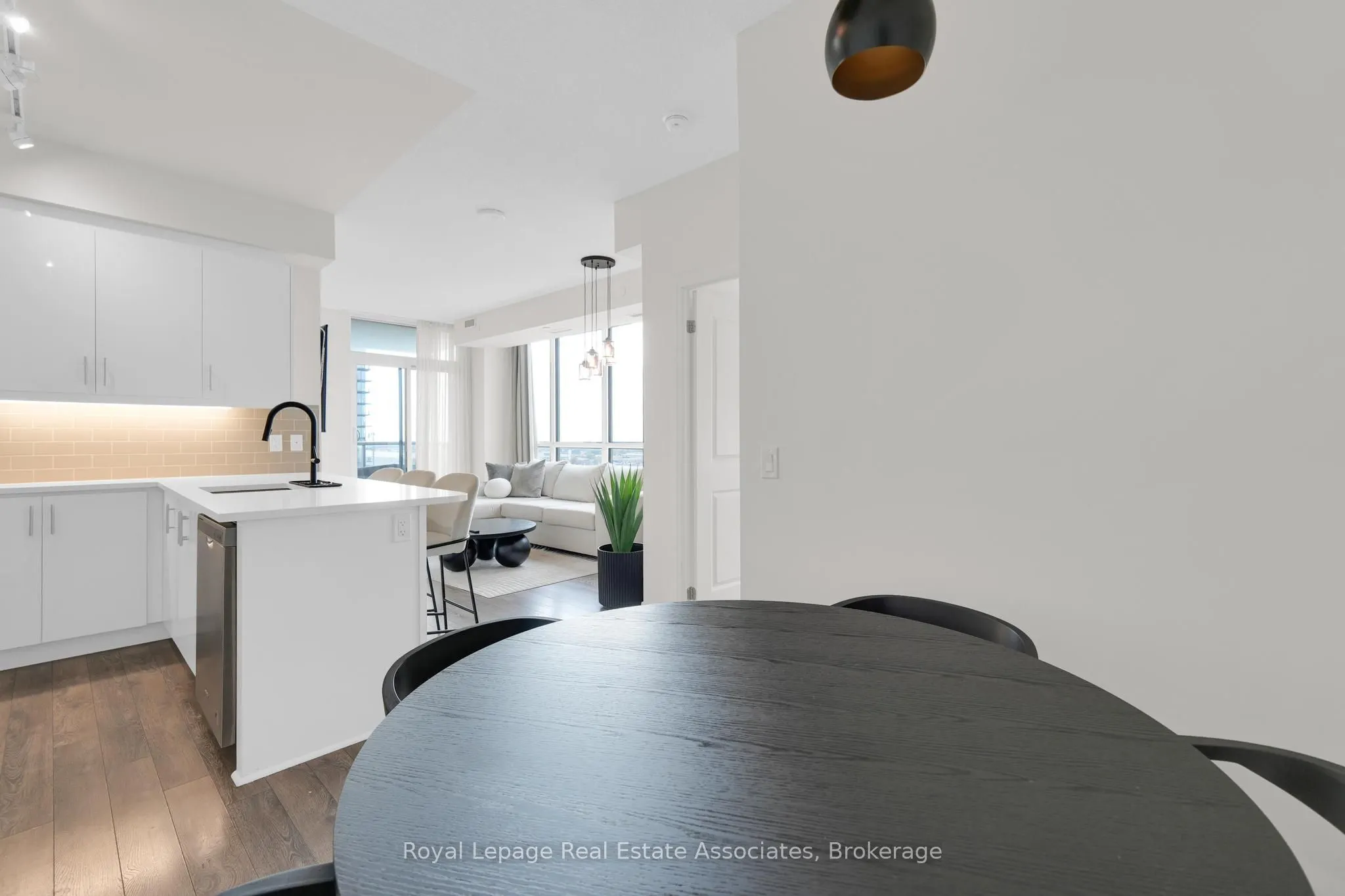 15 Zorra Street, #1007