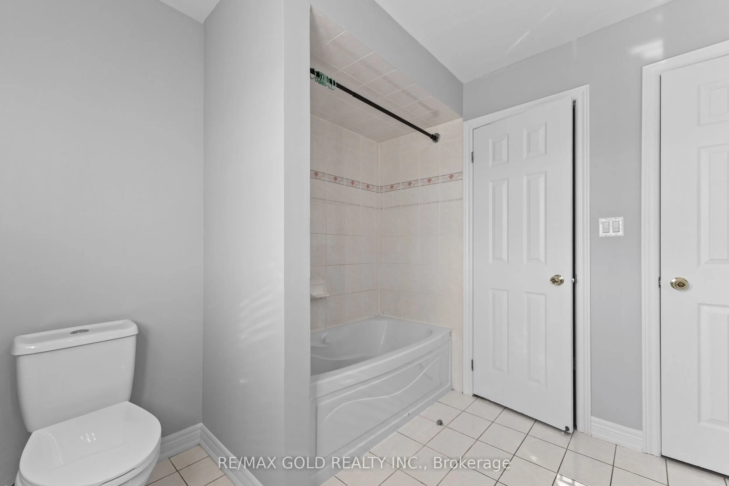 2 Revelstoke Place