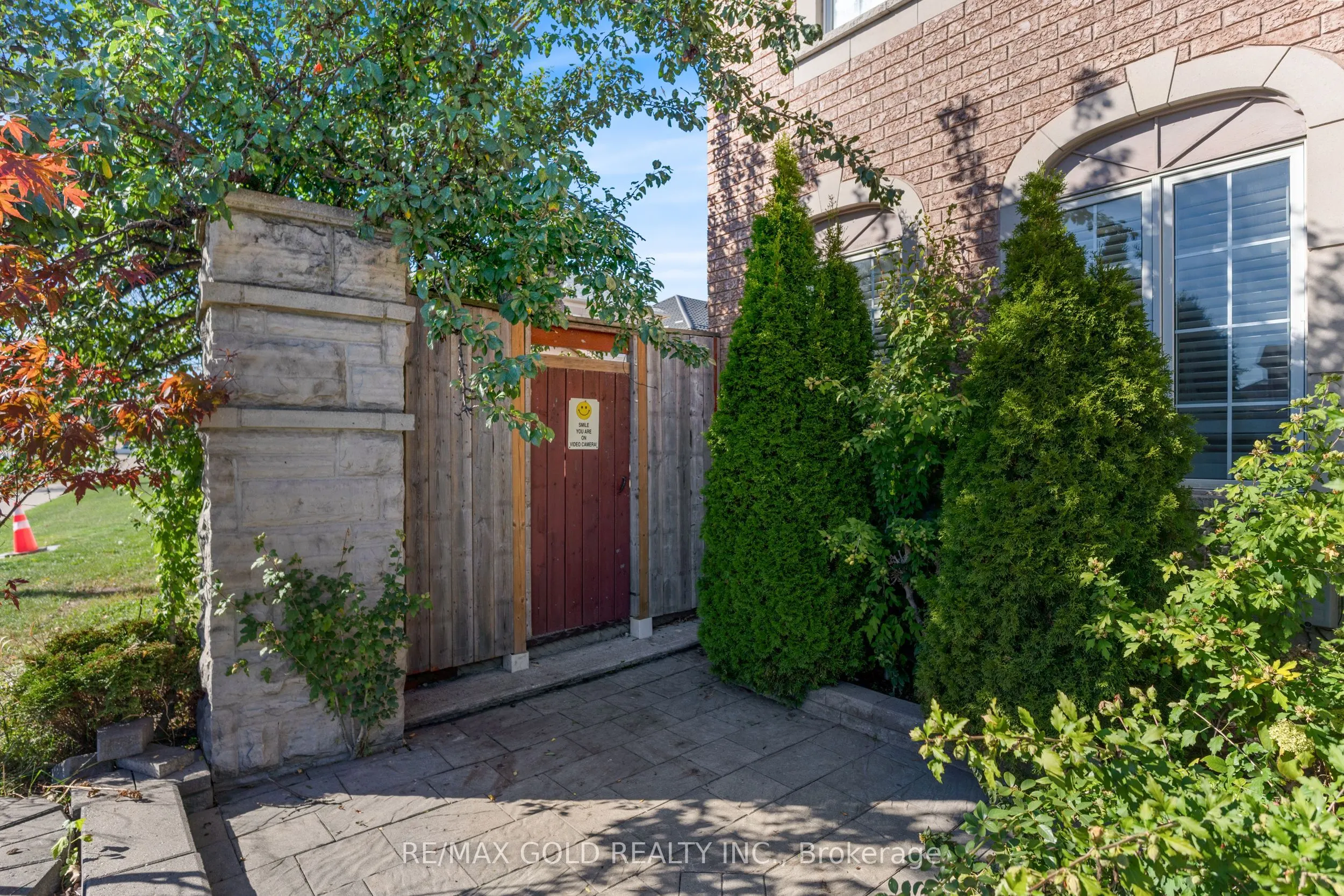 2 Revelstoke Place