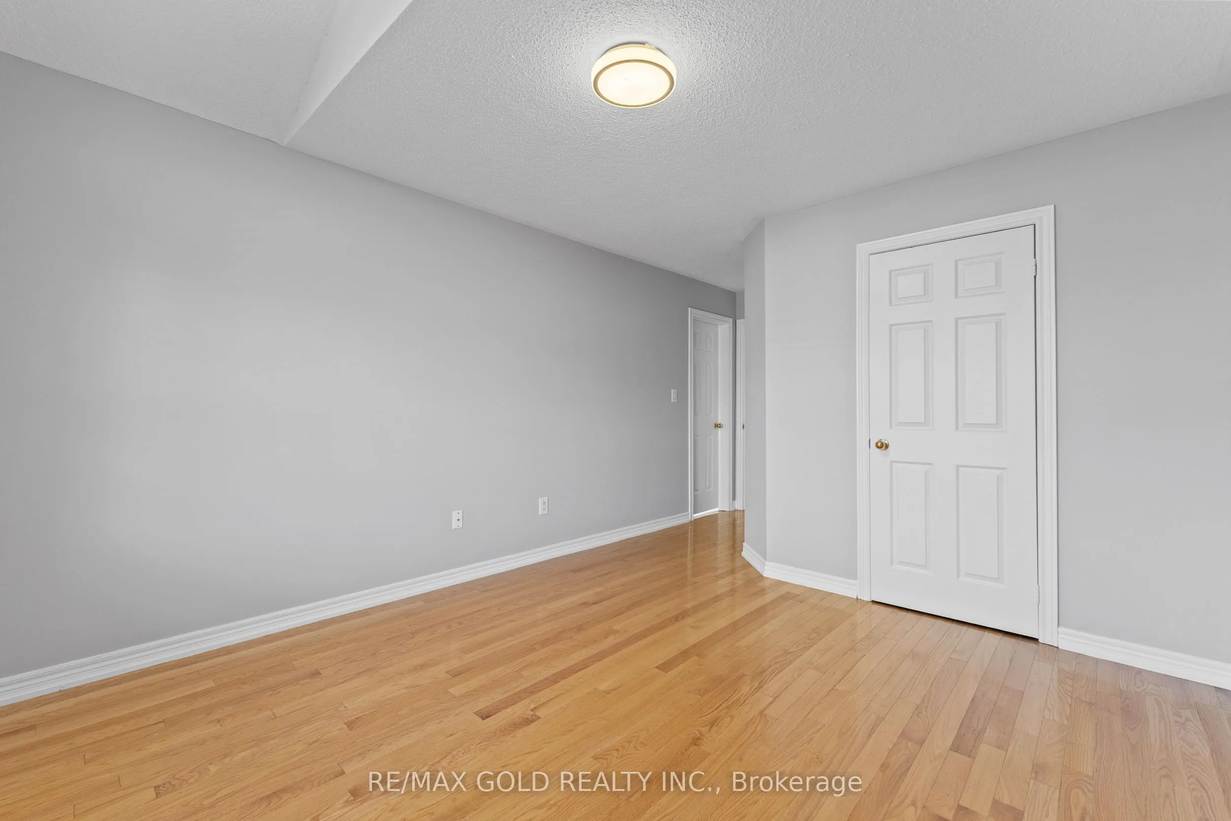 2 Revelstoke Place