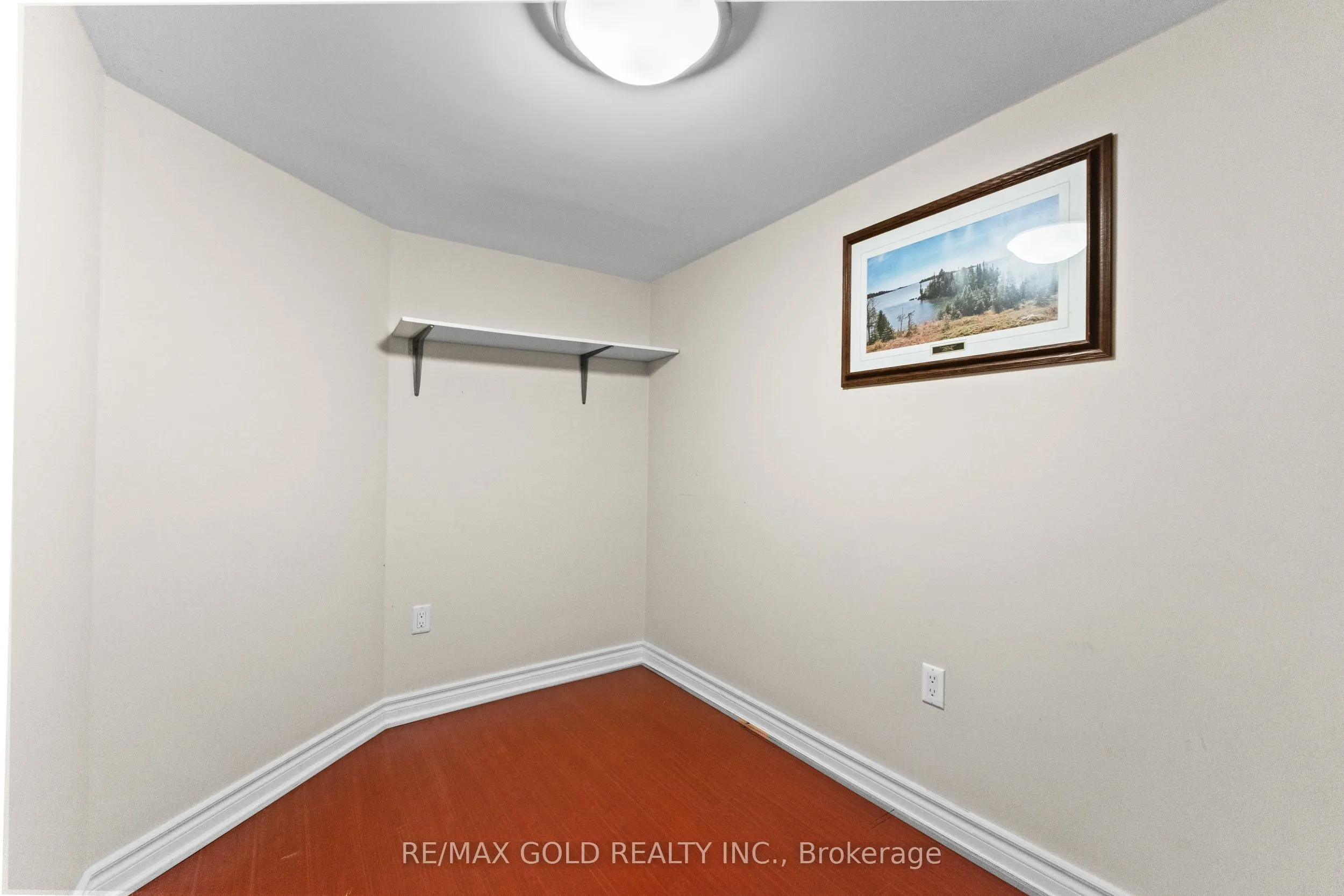 2 Revelstoke Place