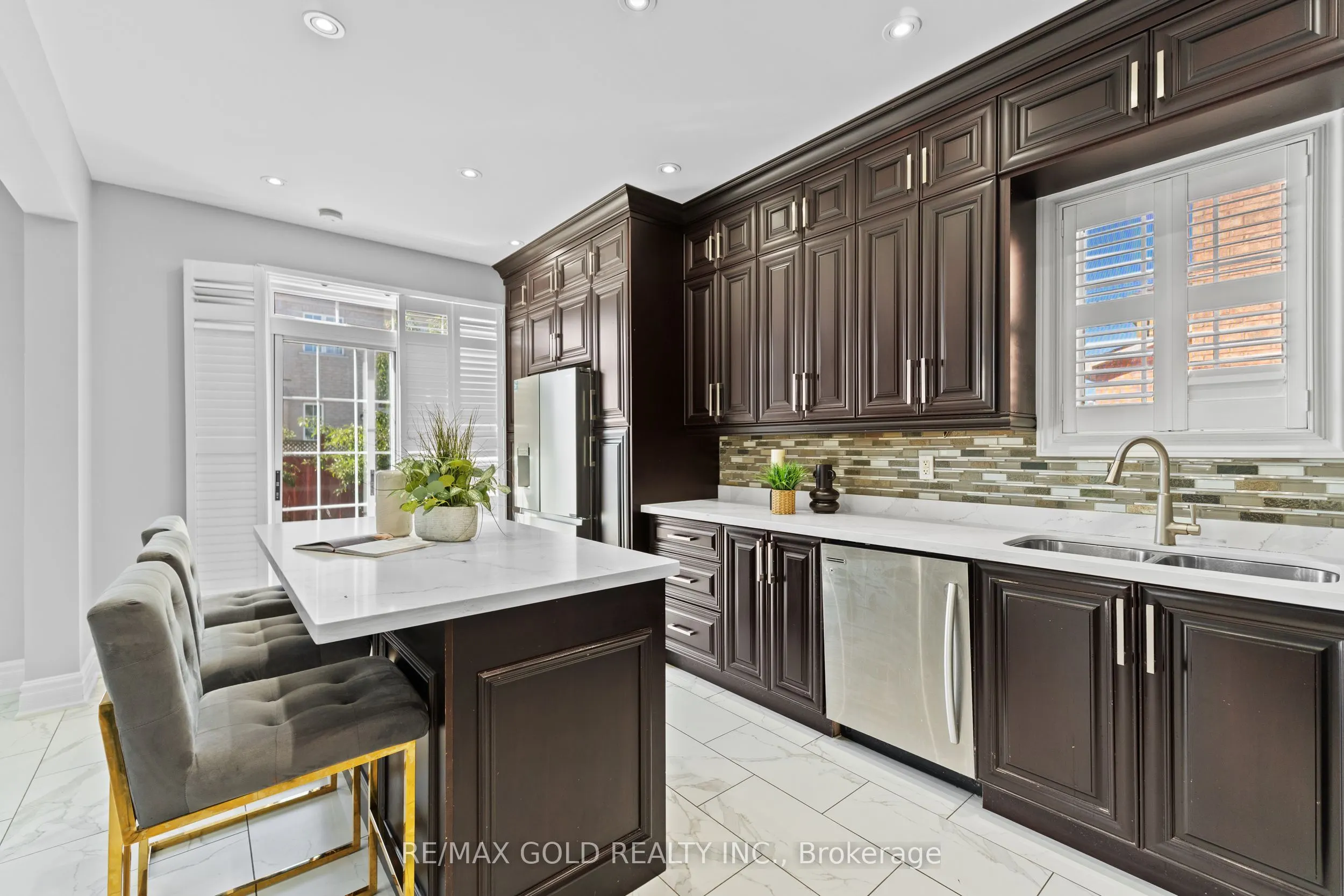 2 Revelstoke Place