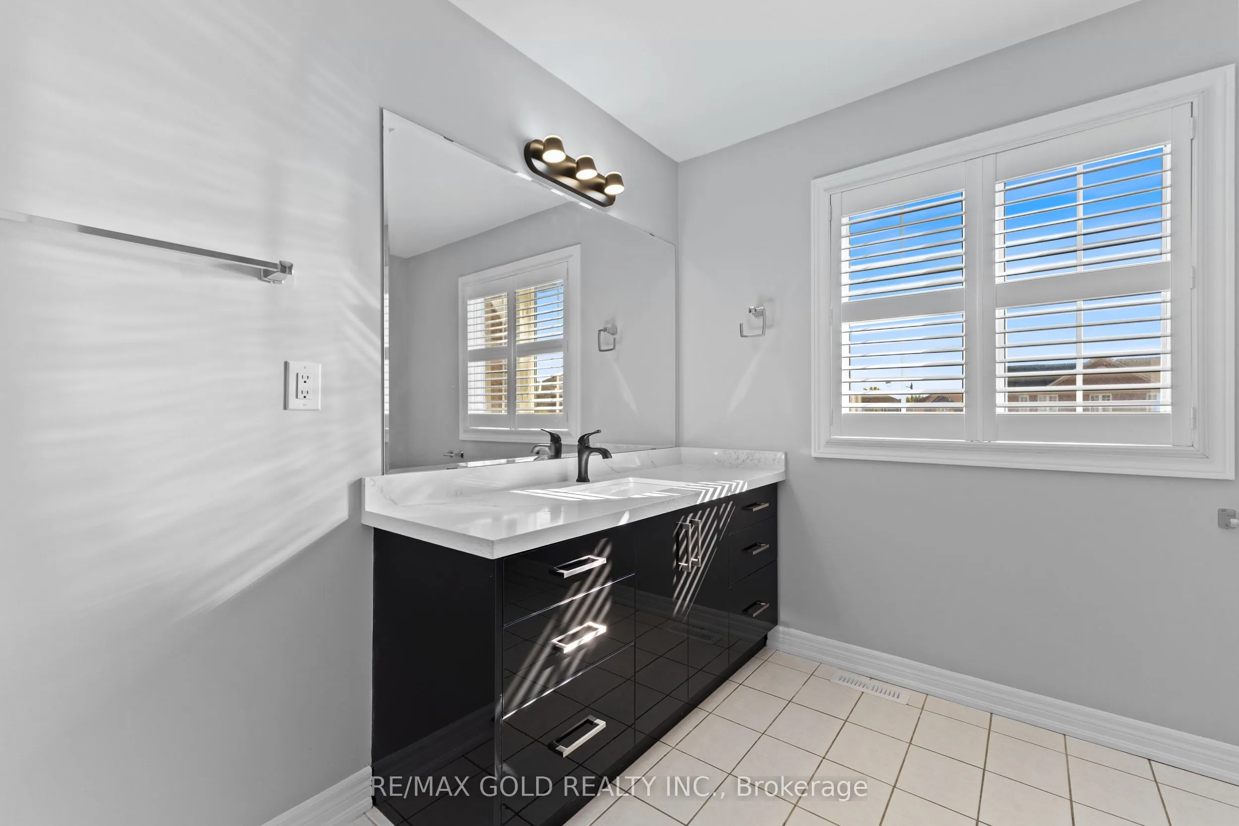 2 Revelstoke Place