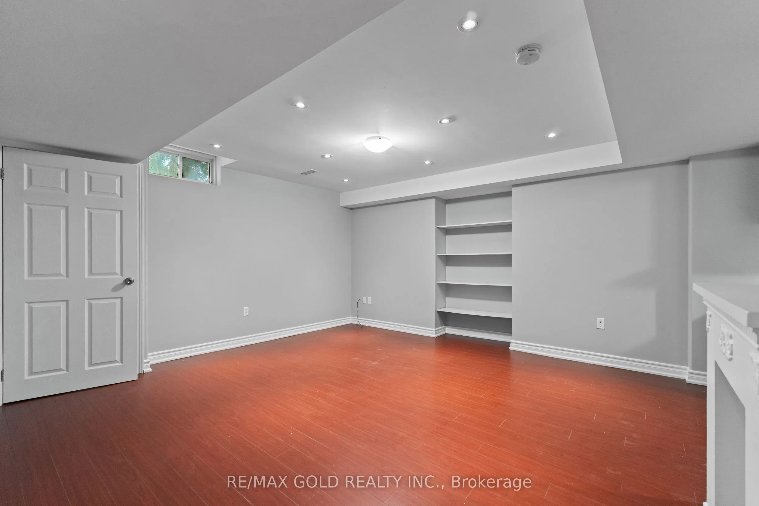 2 Revelstoke Place