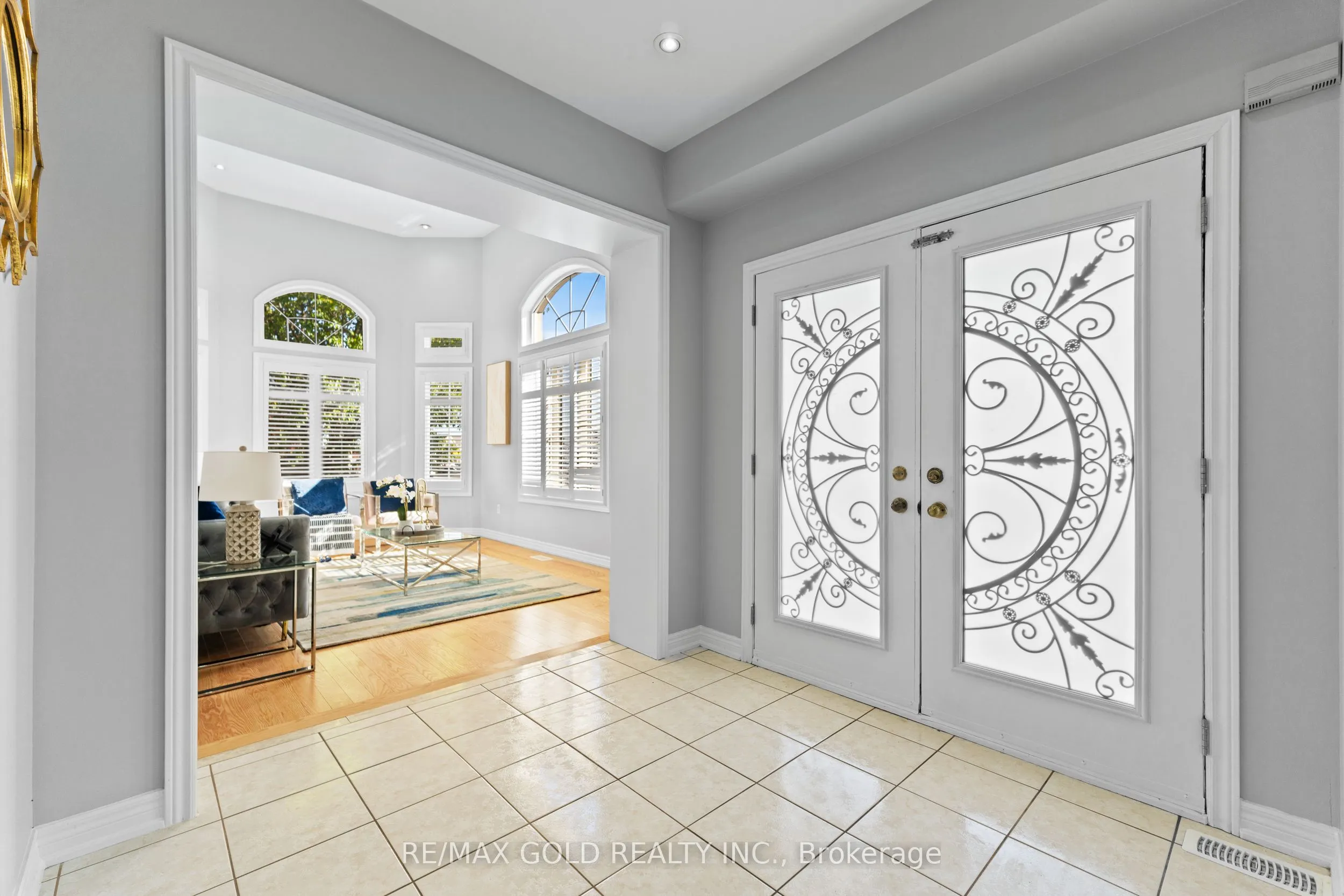 2 Revelstoke Place