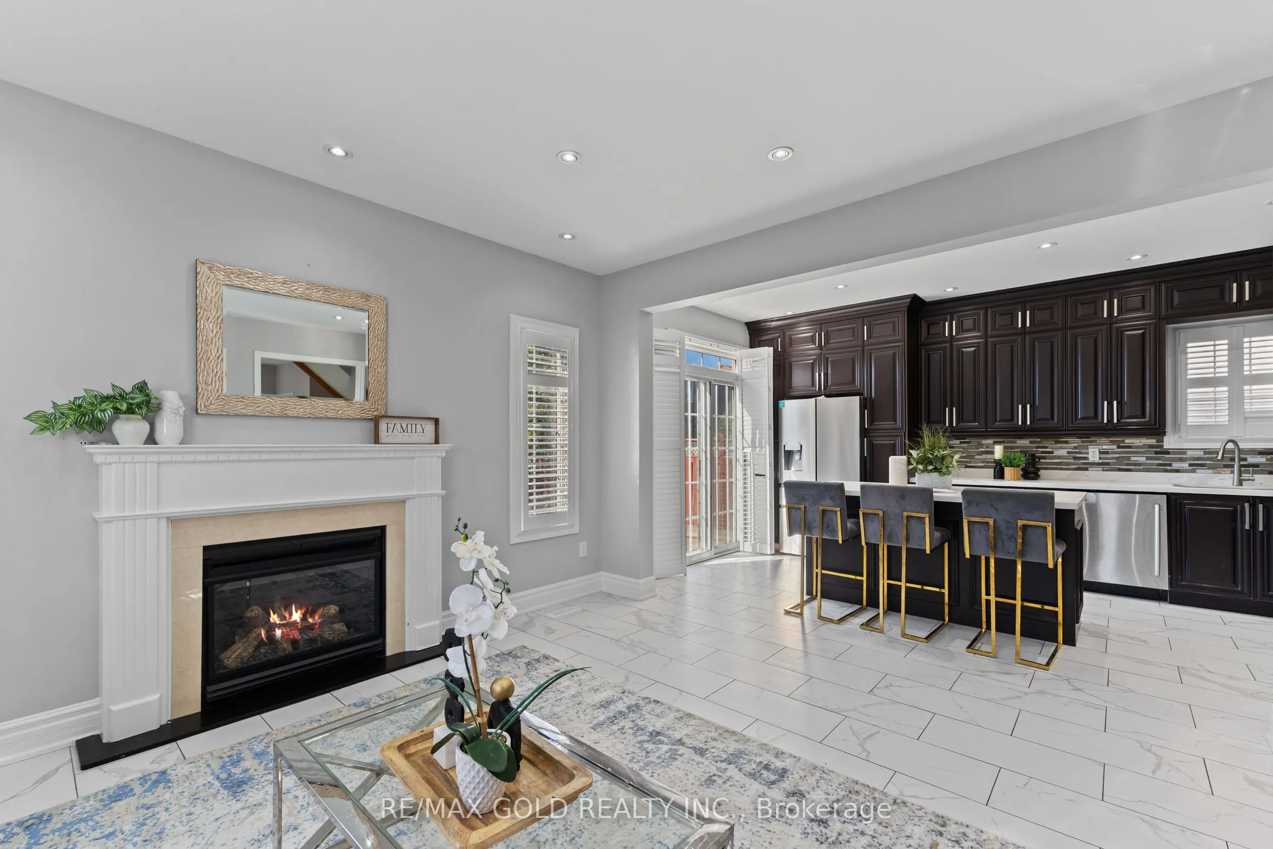 2 Revelstoke Place