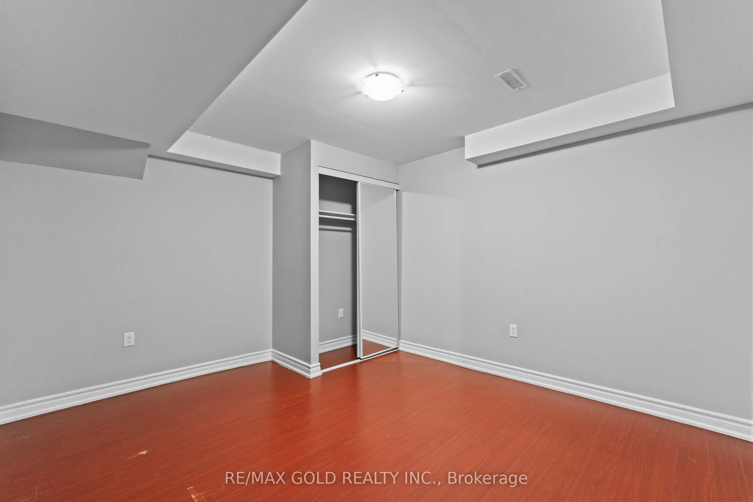 2 Revelstoke Place