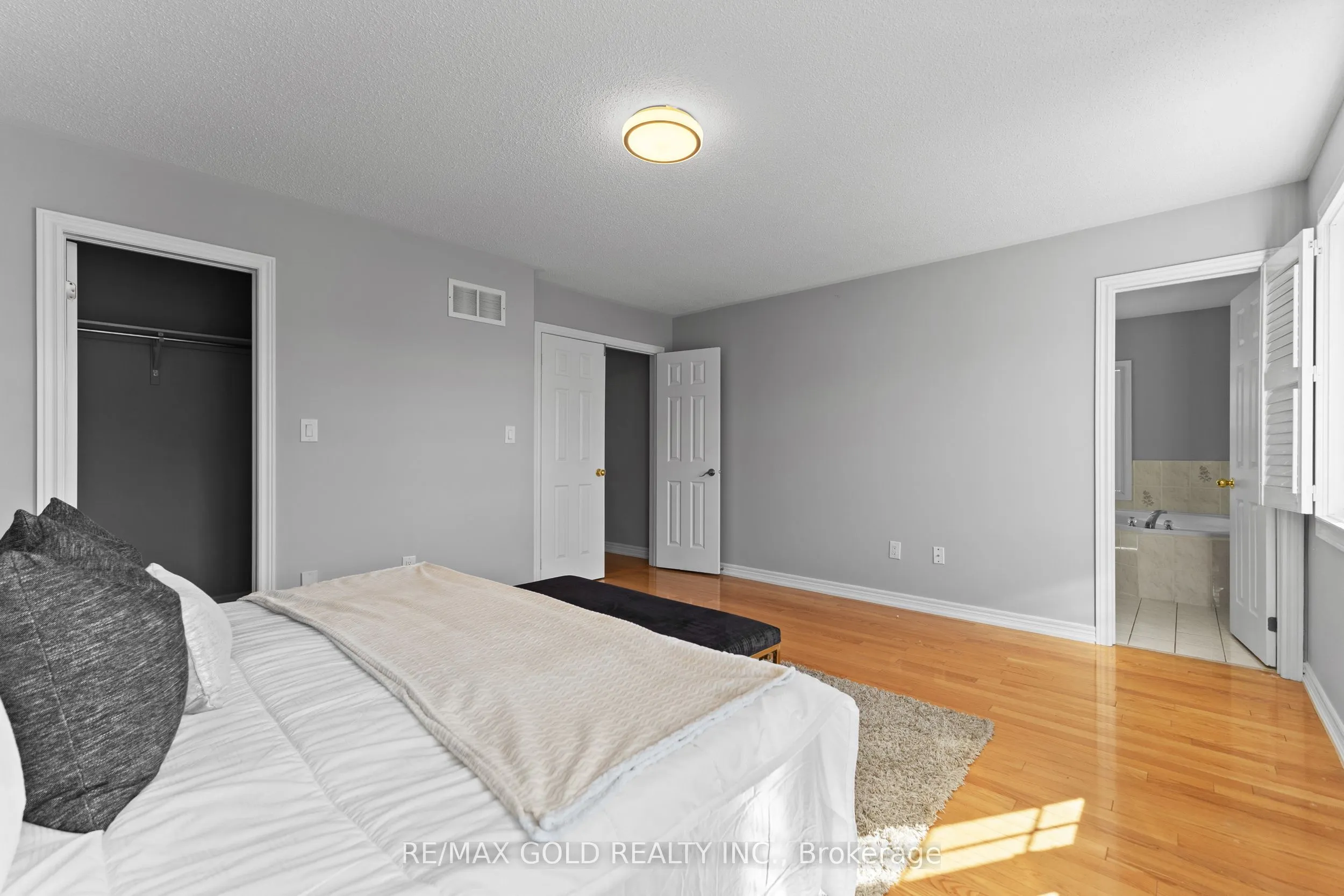 2 Revelstoke Place