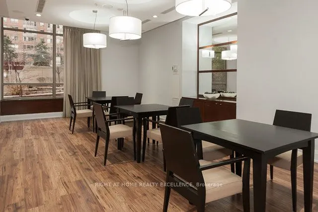 330 Burnhamthorpe Road W, #2906