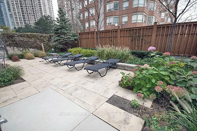 330 Burnhamthorpe Road W, #2906
