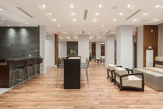 330 Burnhamthorpe Road W, #2906