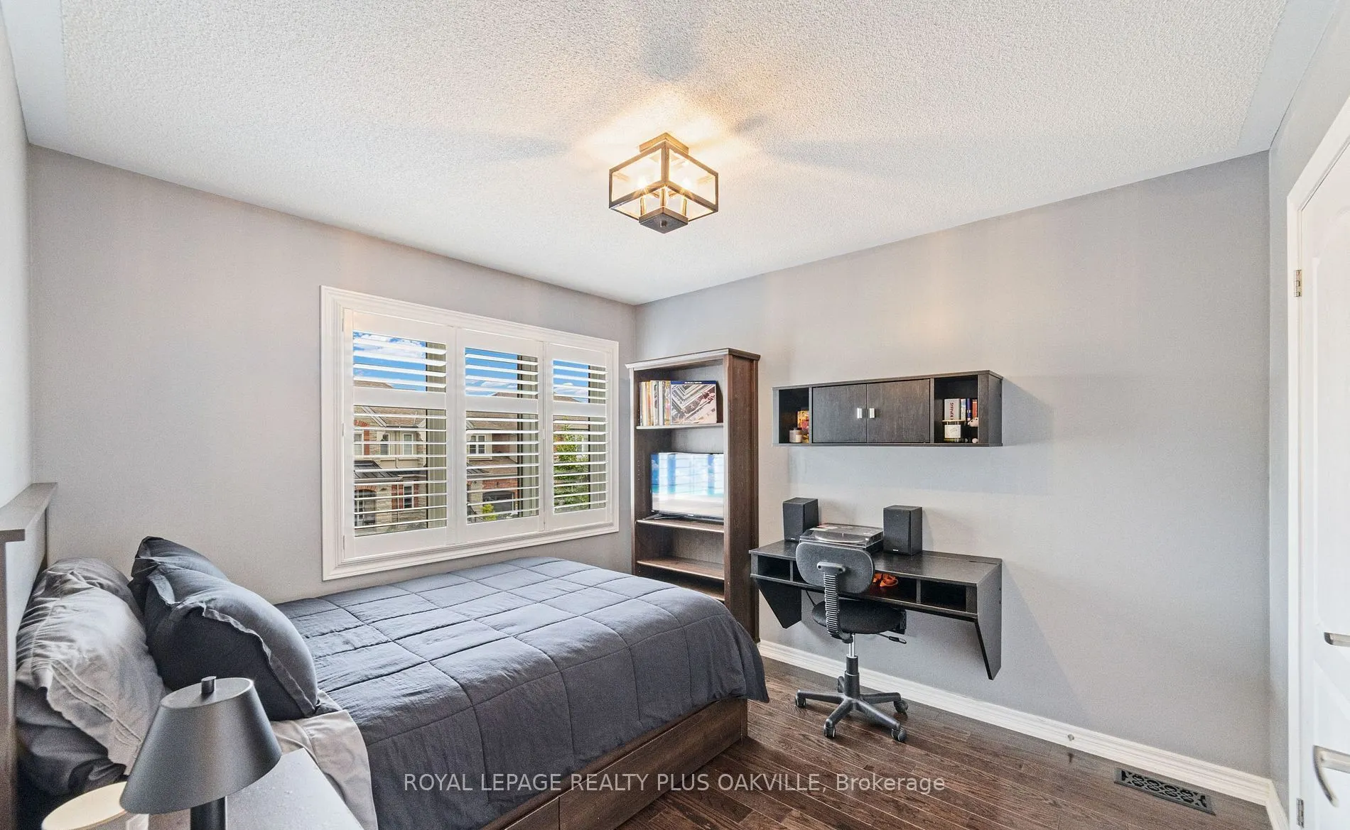 37 Diamond Leaf Lane