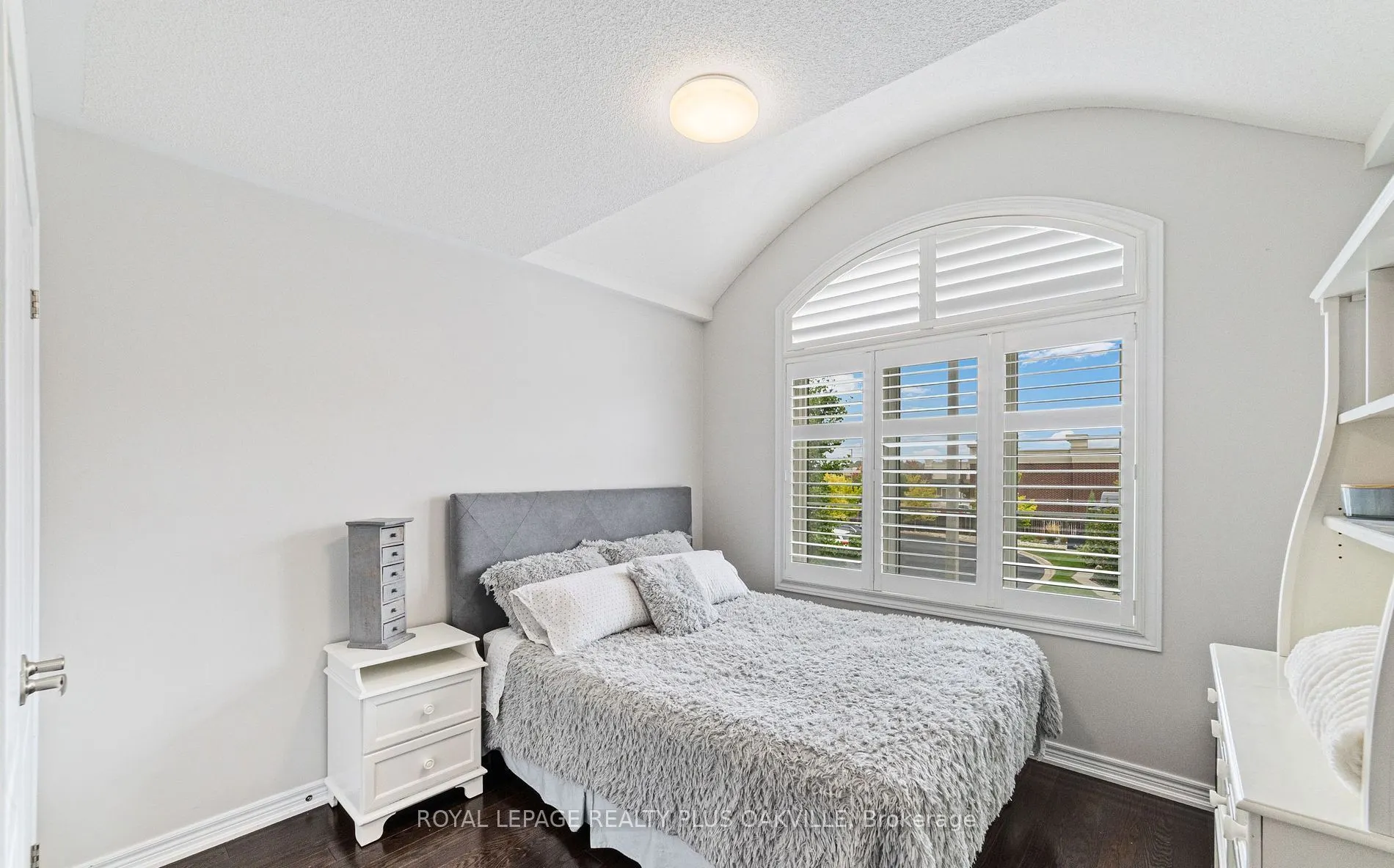 37 Diamond Leaf Lane