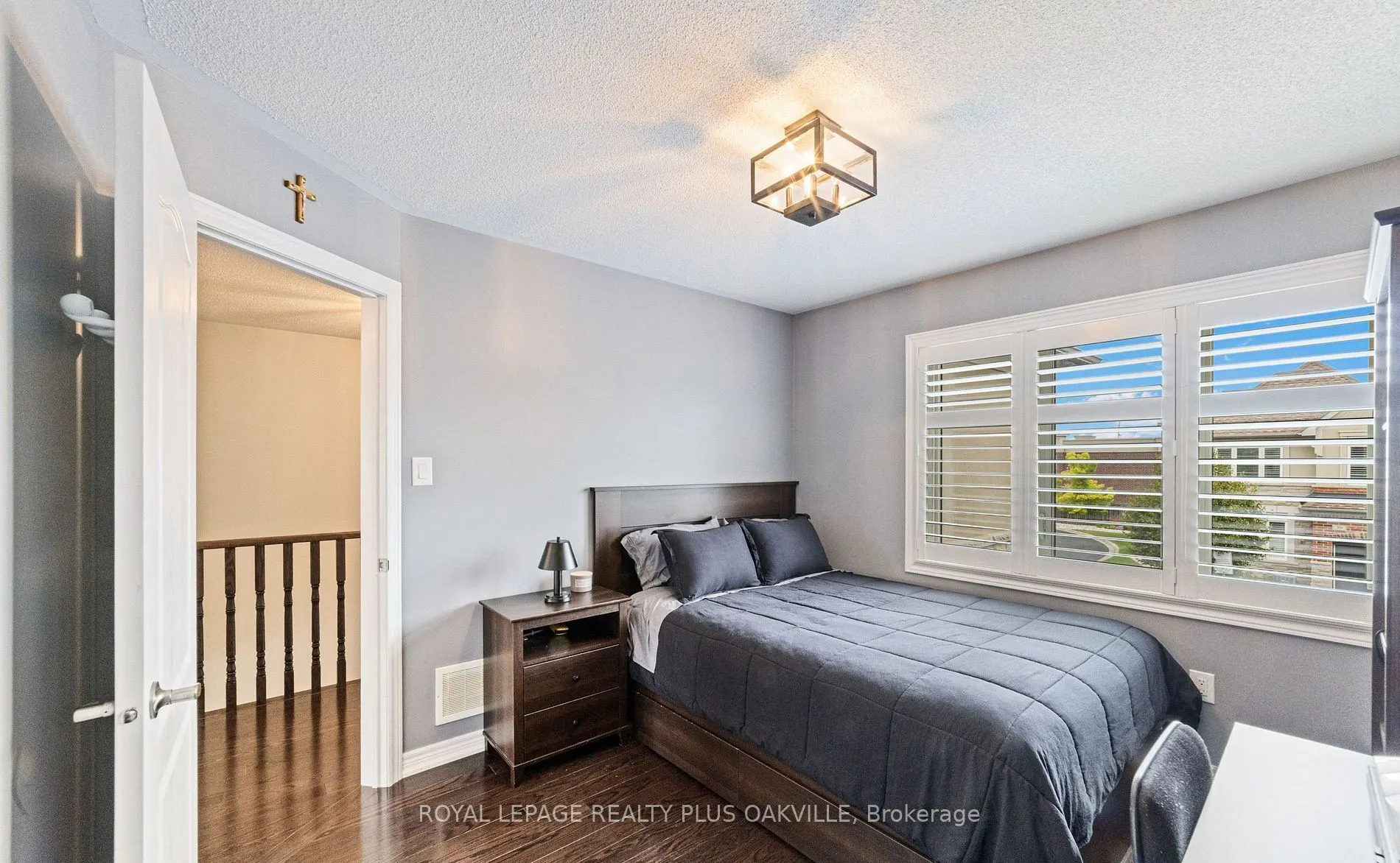 37 Diamond Leaf Lane