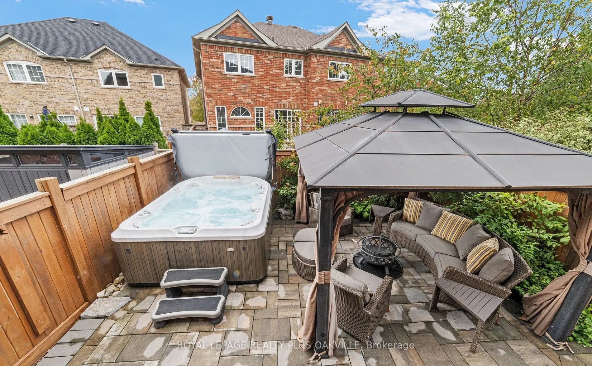 37 Diamond Leaf Lane