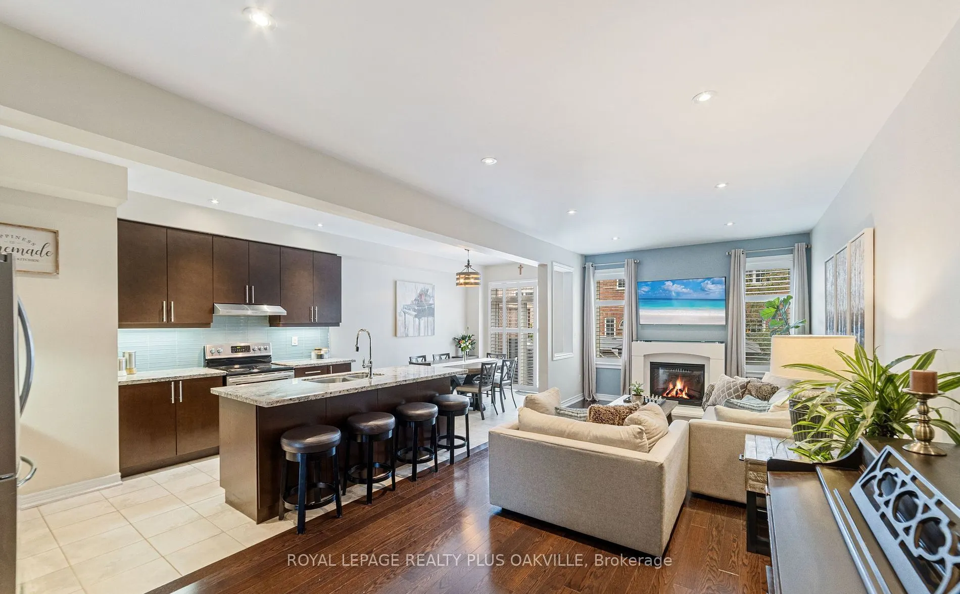 37 Diamond Leaf Lane