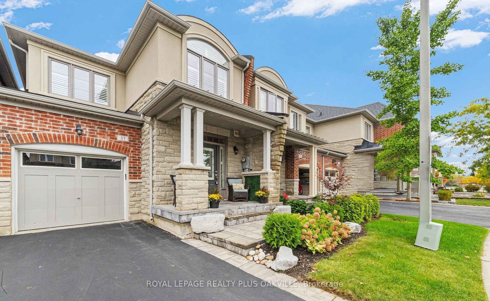 37 Diamond Leaf Lane