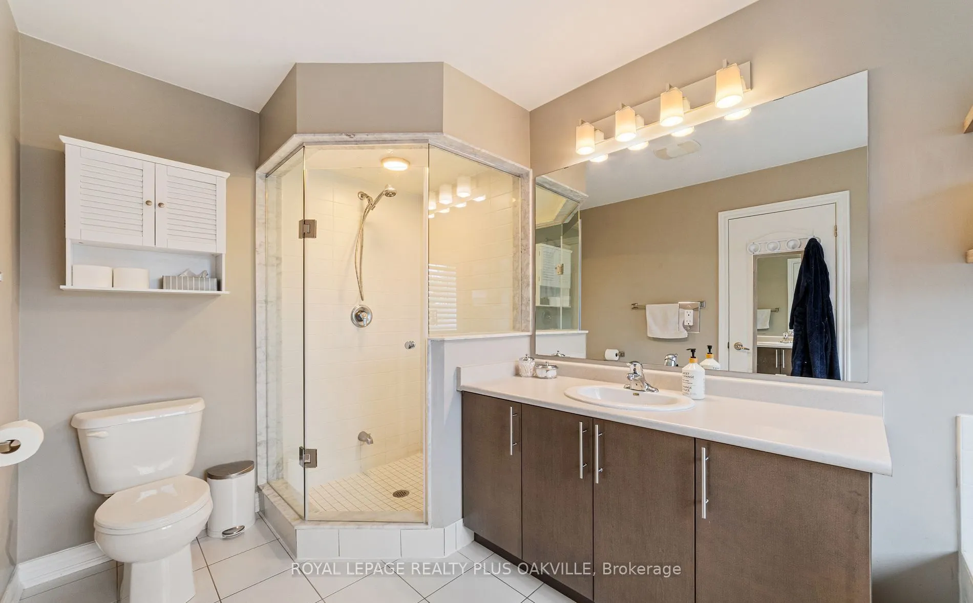 37 Diamond Leaf Lane