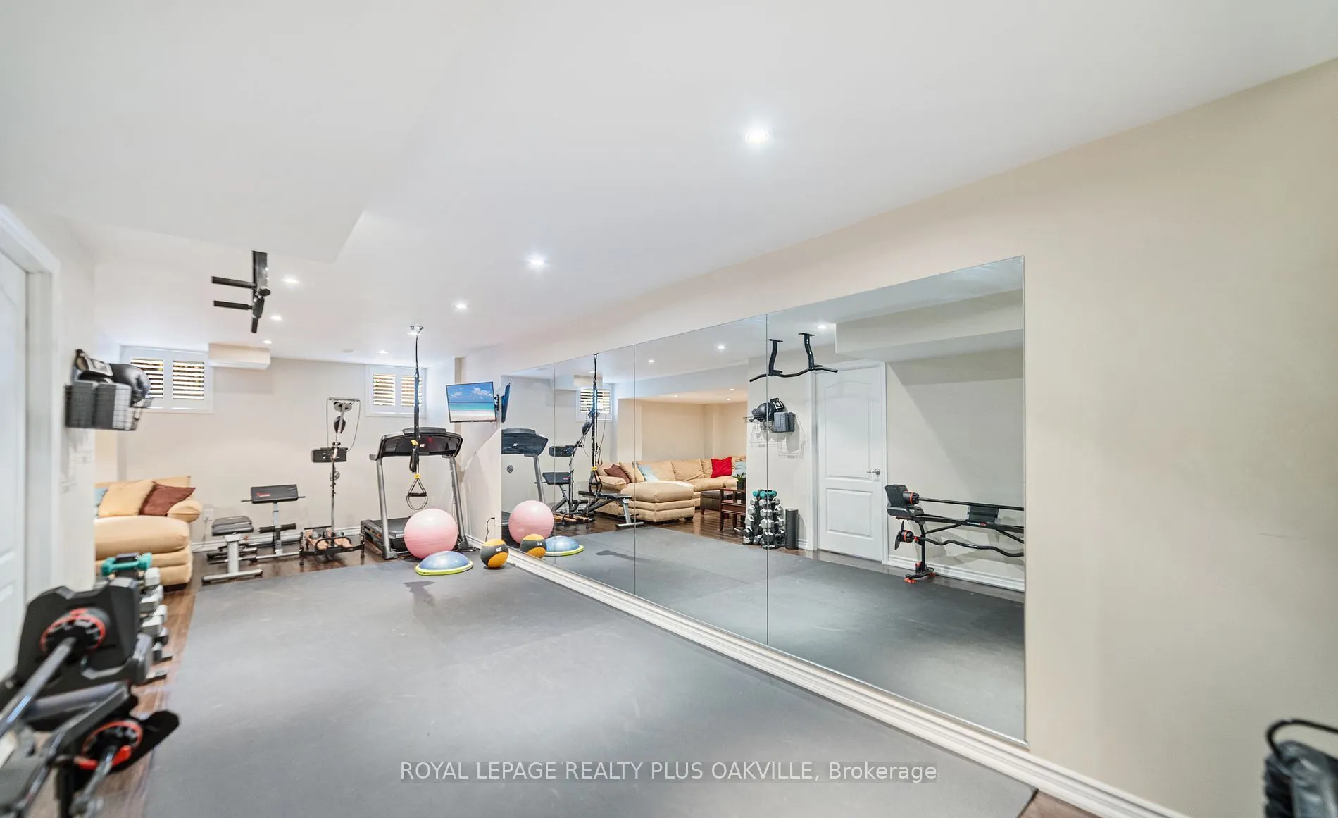 37 Diamond Leaf Lane
