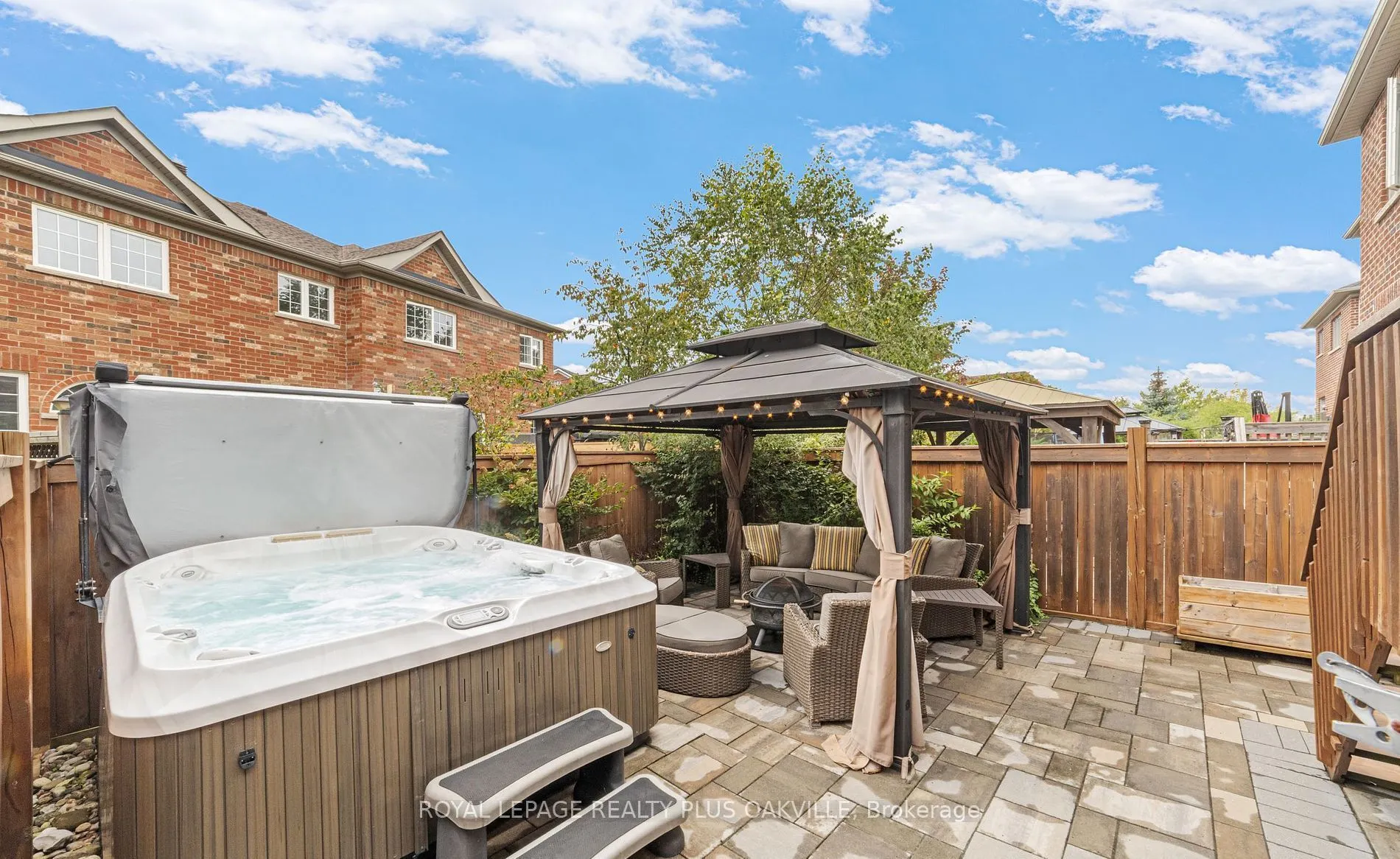 37 Diamond Leaf Lane