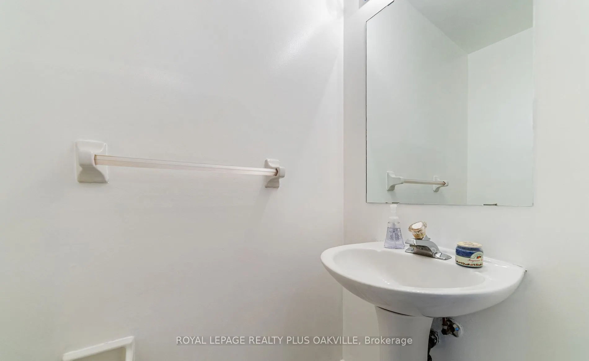 365 Turnberry Crescent