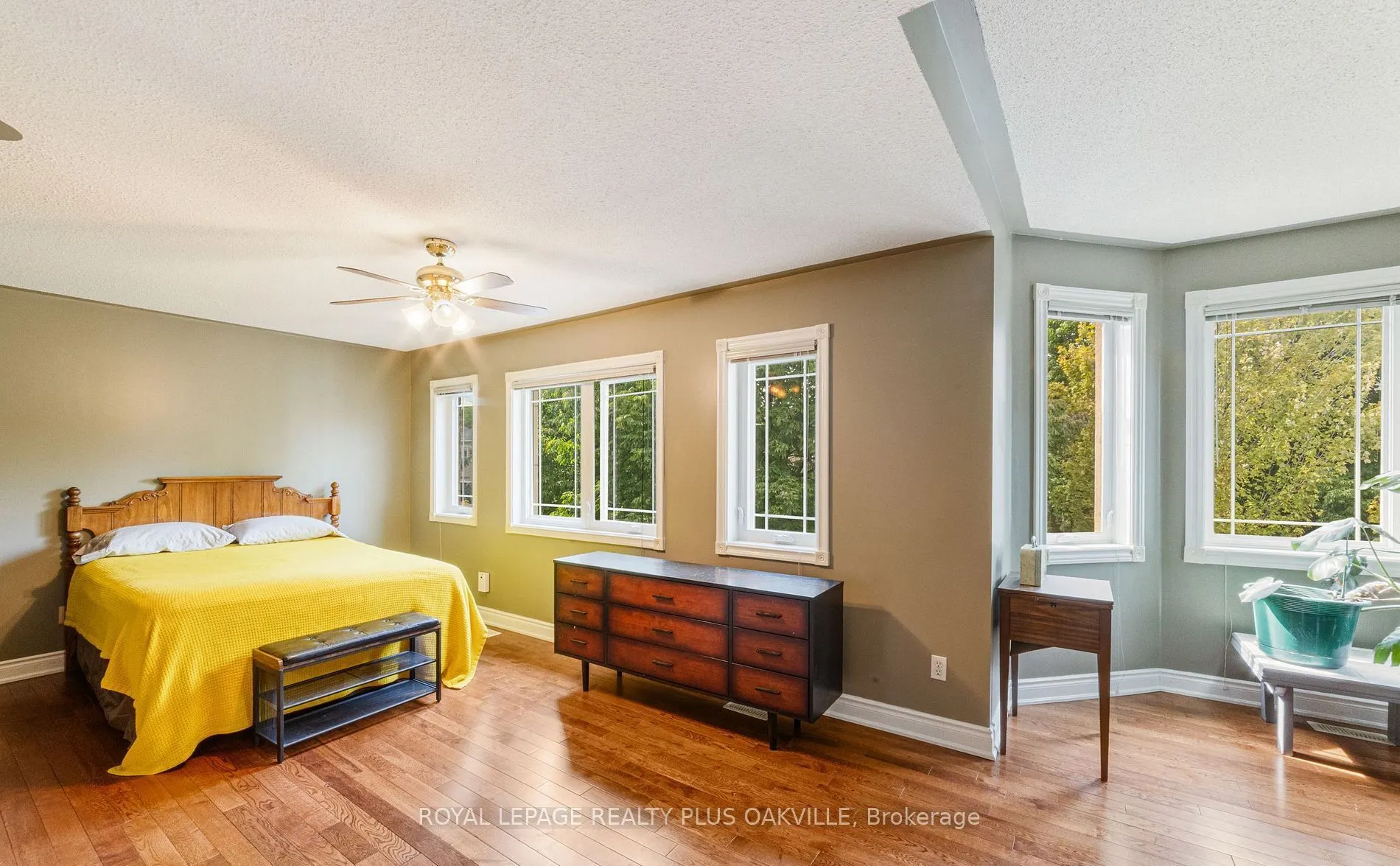 365 Turnberry Crescent