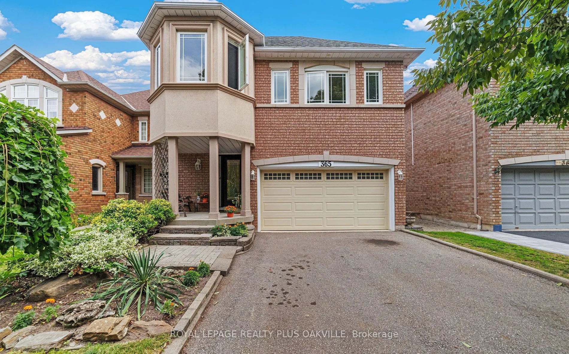 365 Turnberry Crescent