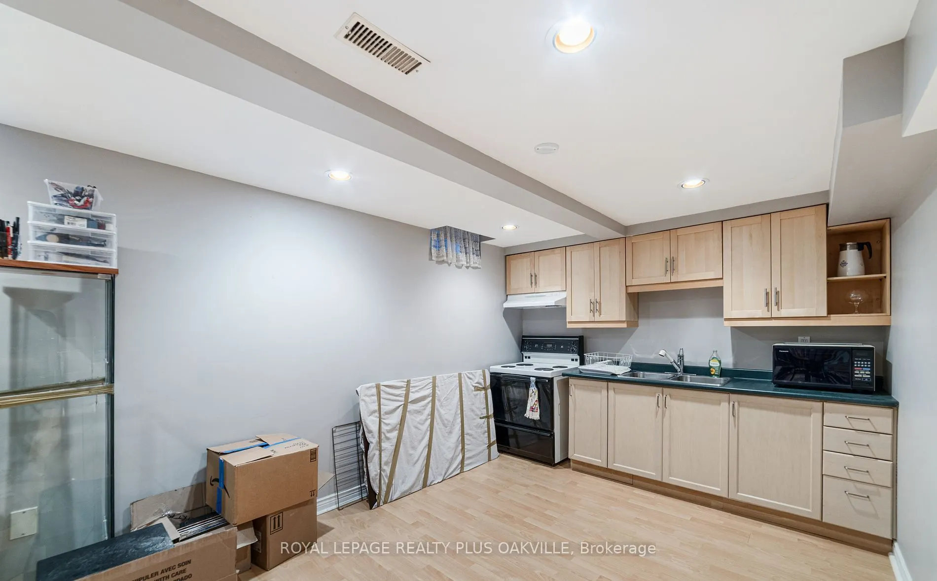 365 Turnberry Crescent