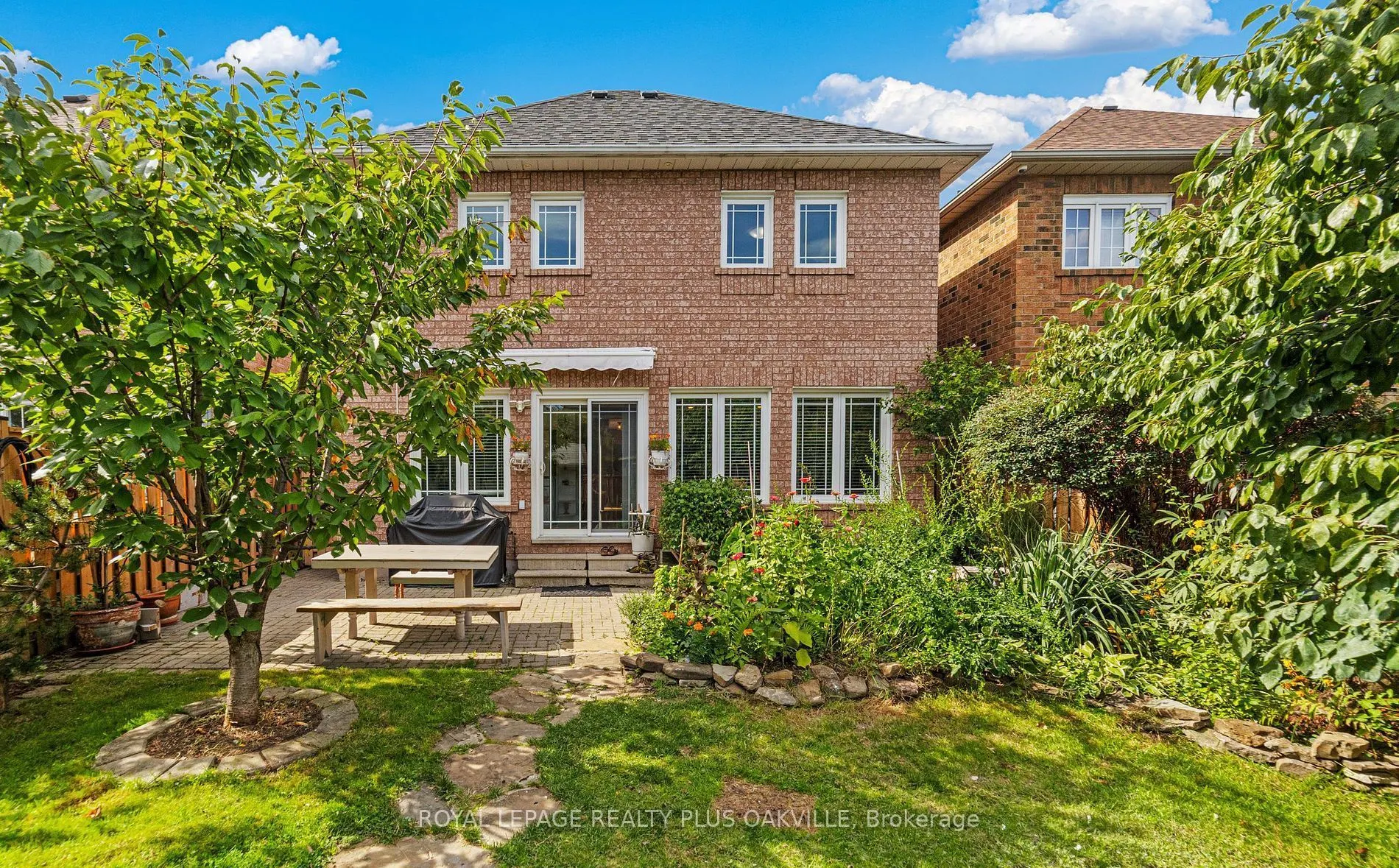 365 Turnberry Crescent