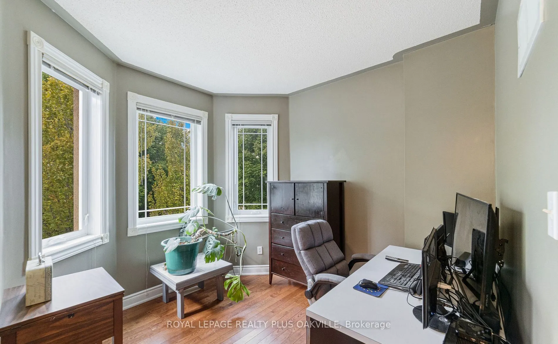 365 Turnberry Crescent