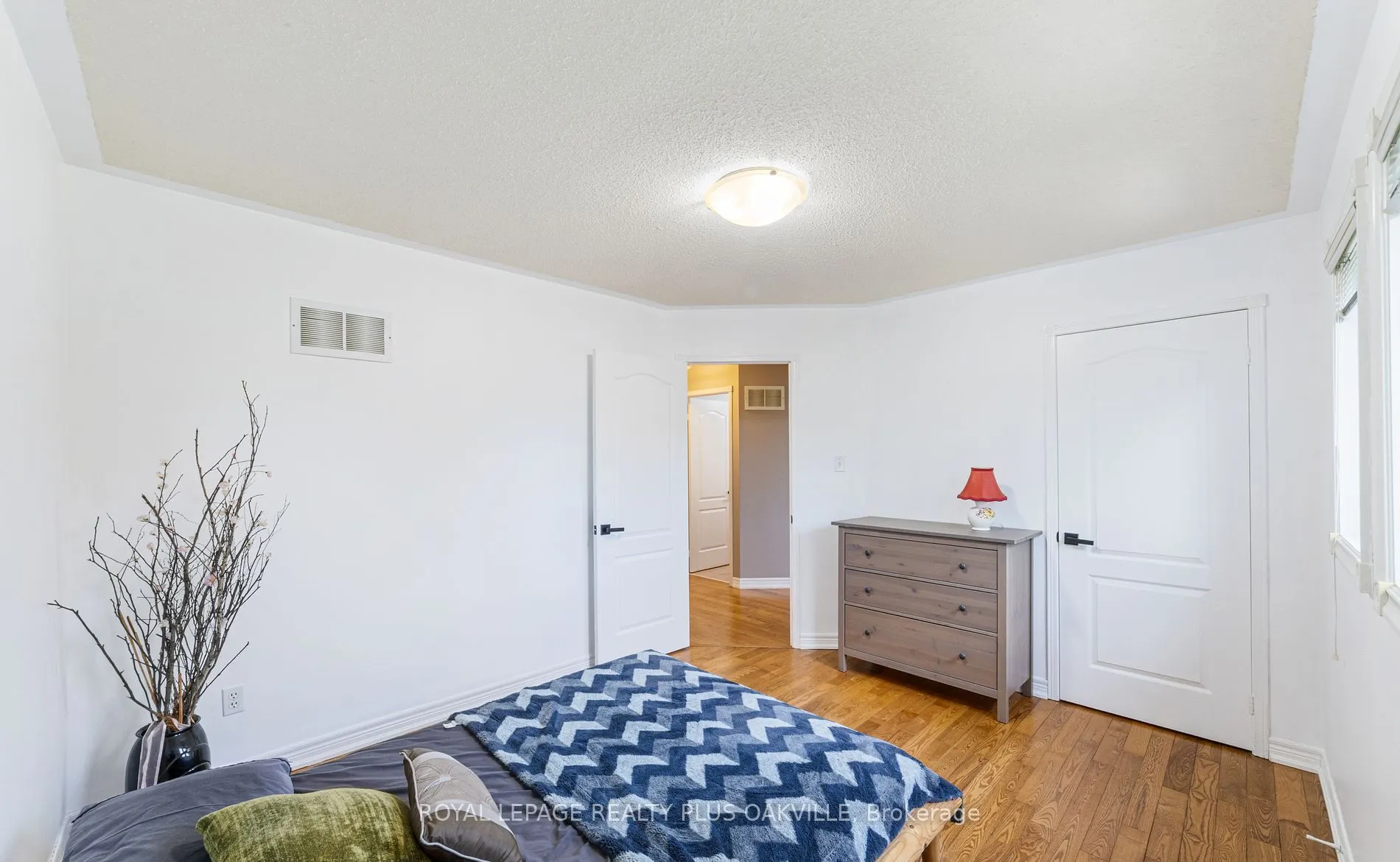 365 Turnberry Crescent