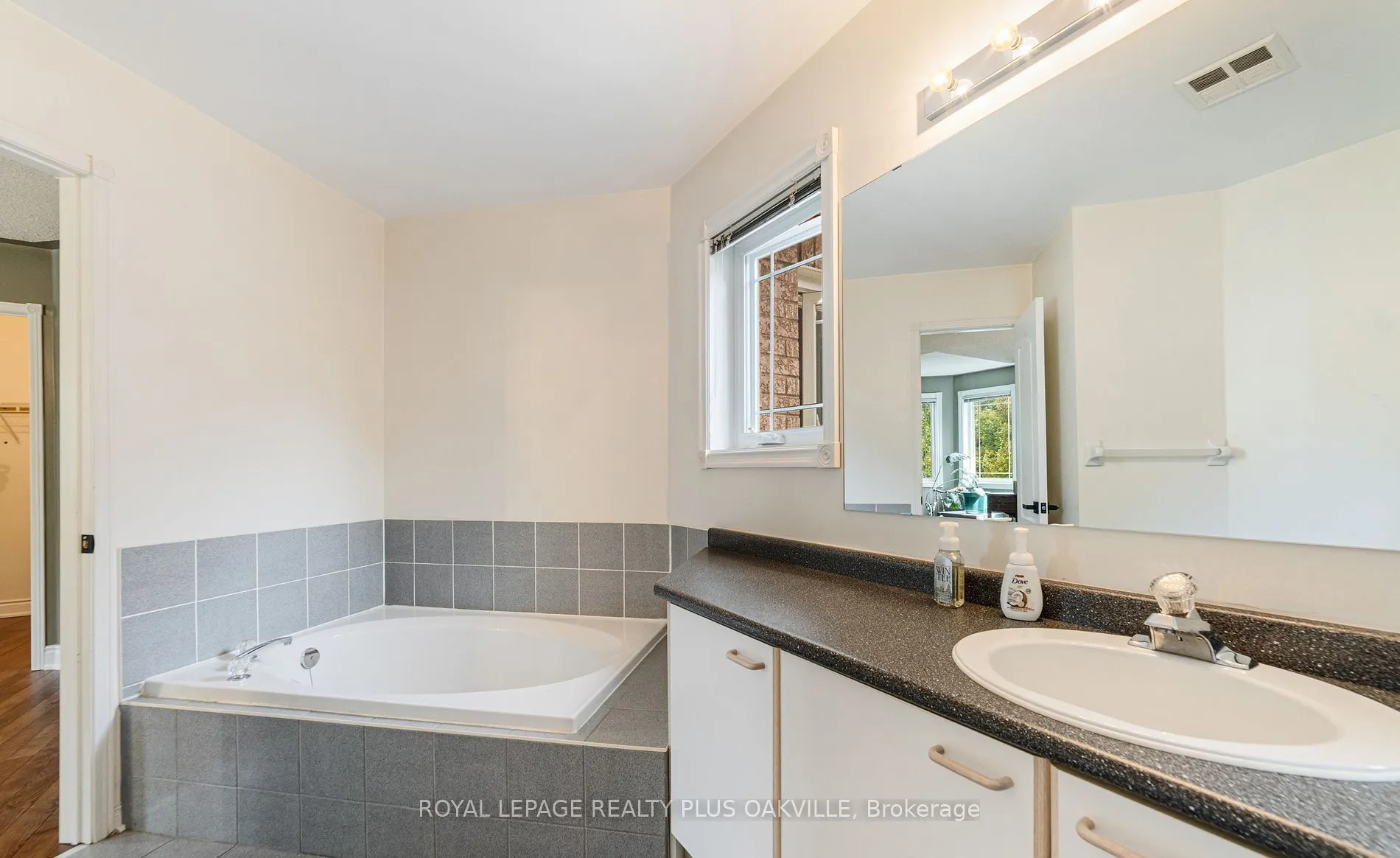365 Turnberry Crescent